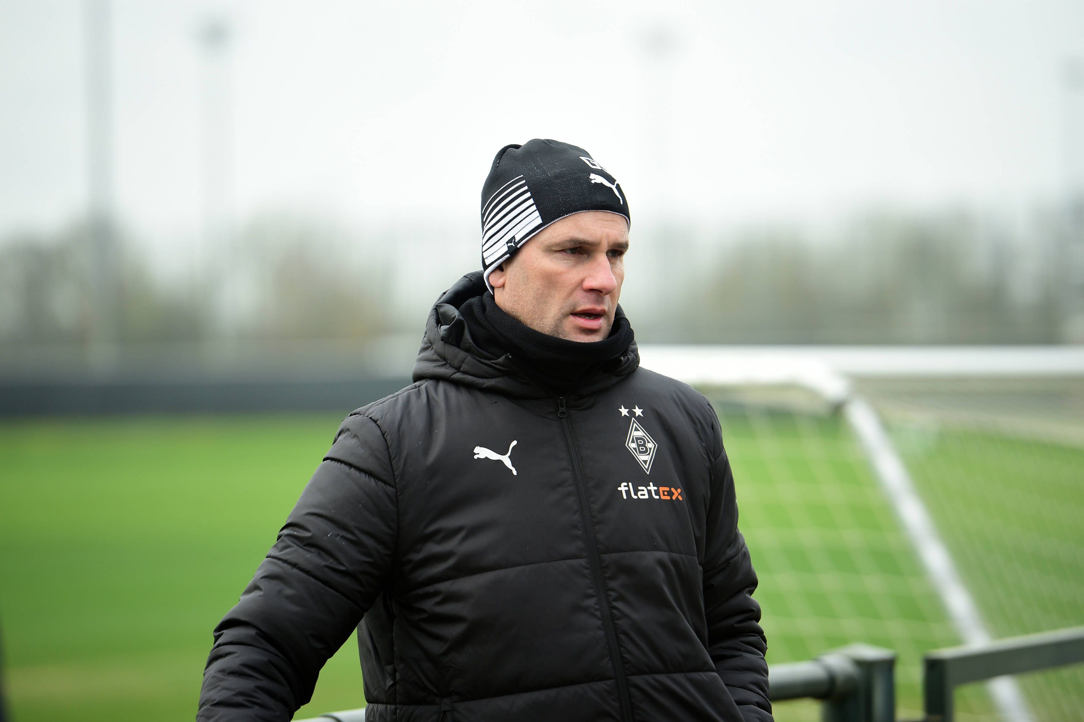 Trainer von Borussia Mönchengladbach während des Trainings.