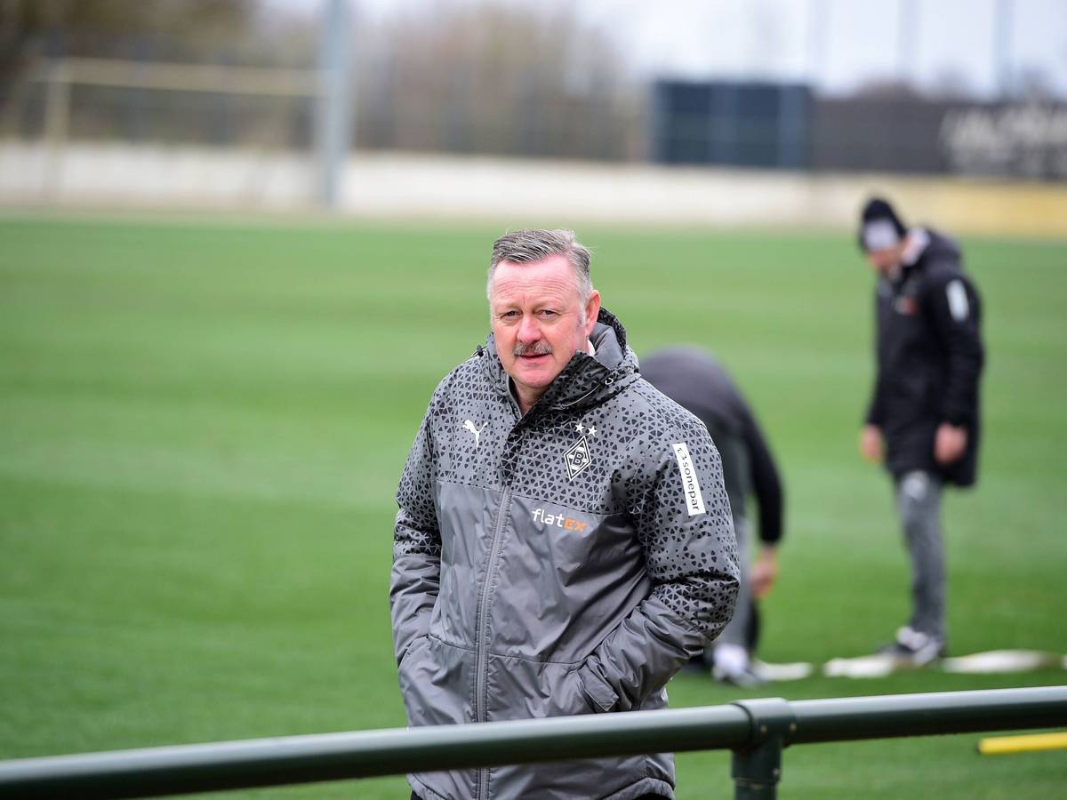 Sport-Geschäftsführer von Borussia Mönchengladbach während einer Trainingseinheit.