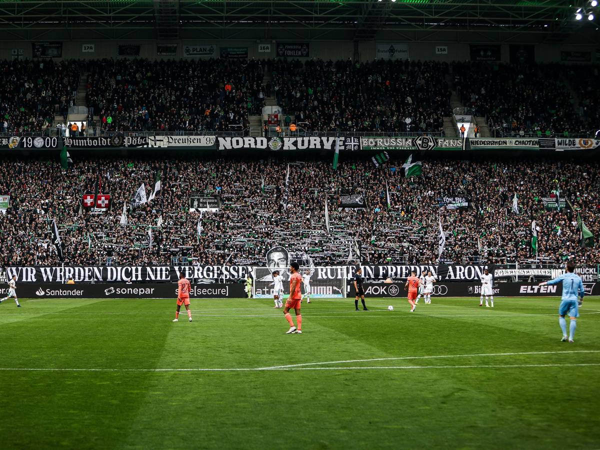 Fans von Borussia Mönchengladbach gedenken an verstorbenen Fan.