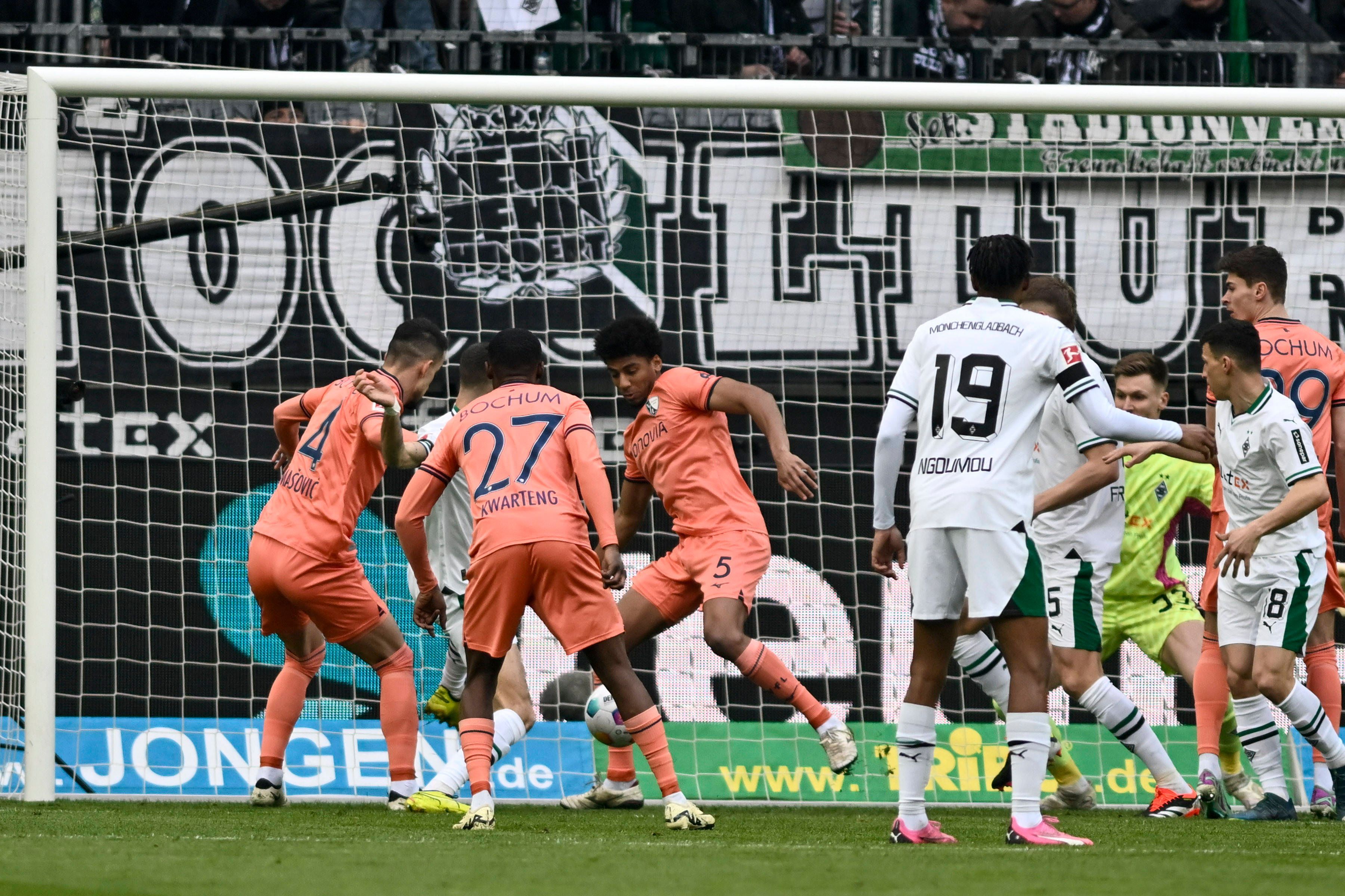 Bernardo vor seinem irregulären Treffer.