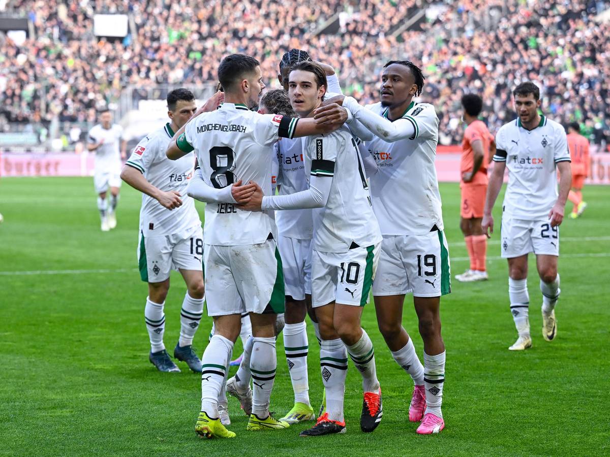 Borussia-Spieler beim Torjubel.