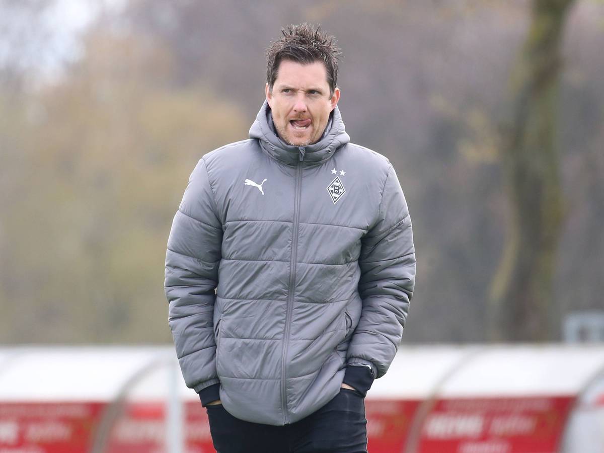 Mirko Sandmöller, Nachwuchschef von Borussia Mönchengladbach, bei einem Spiel der U23.