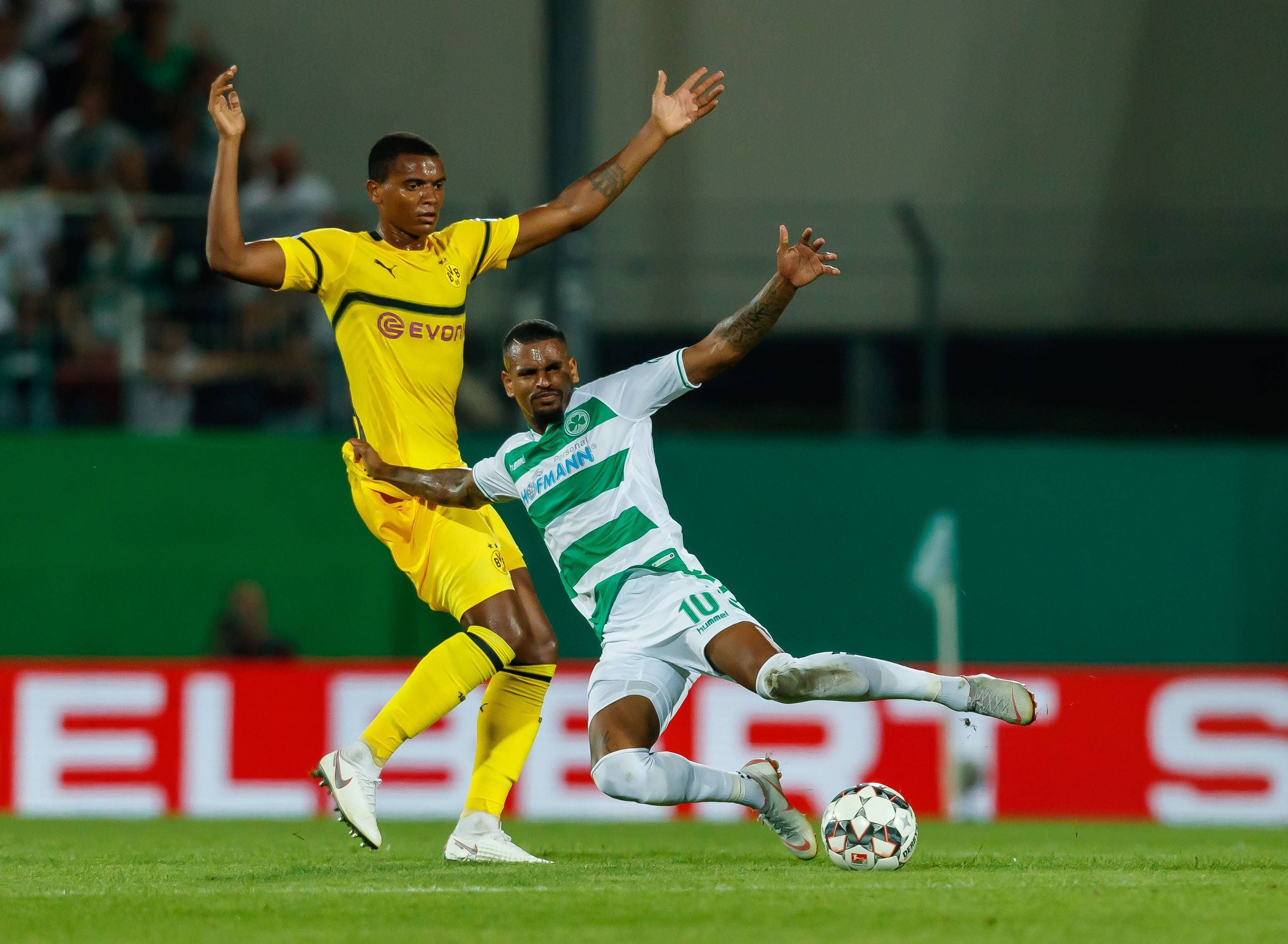 Daniela Keita-Ruel gegen Manuel Akanji.