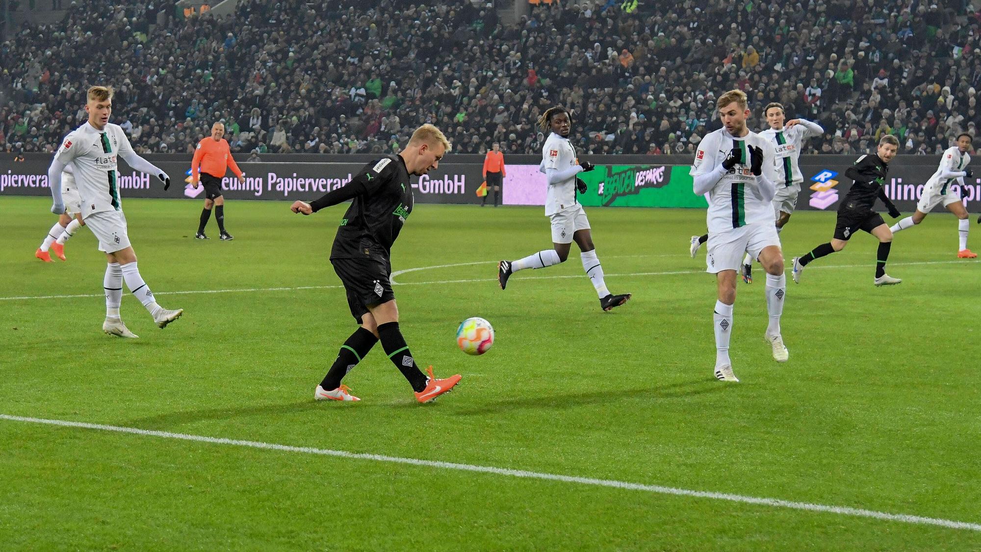 Mike Hanke am Ball.