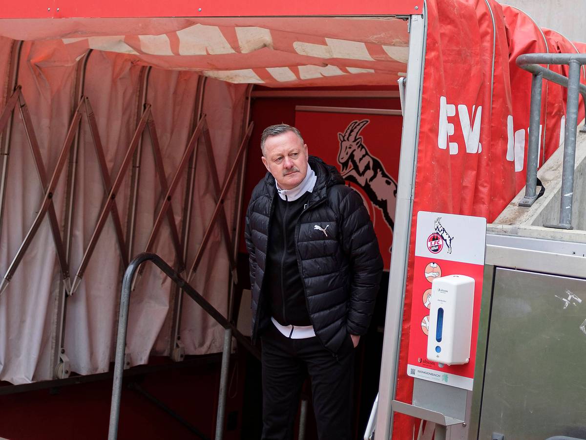Roland Virkus im Spielertunnel des Kölner Stadions.