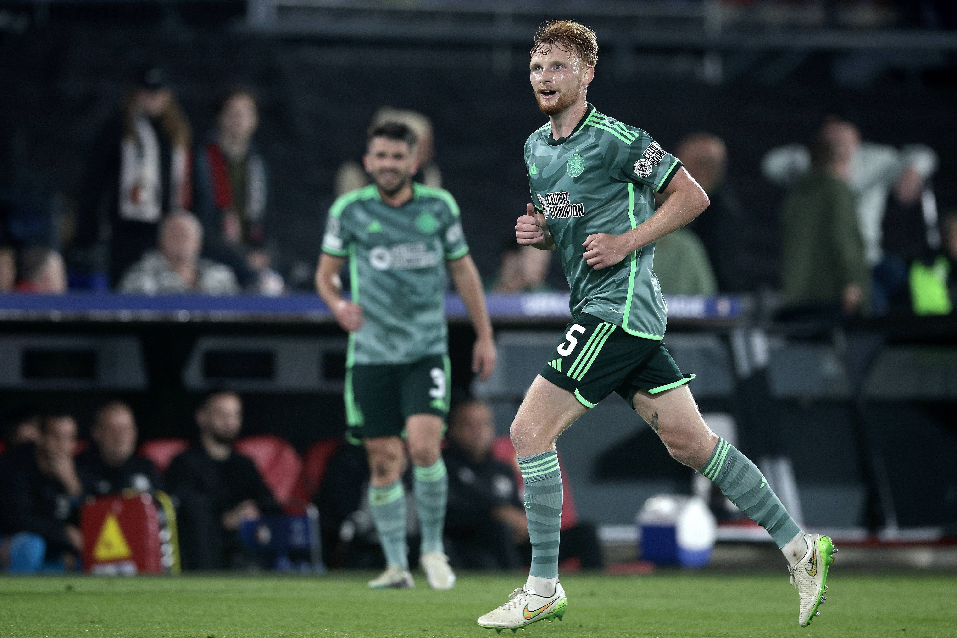 Liam Scales im Trikot von Celtic Glasgow.
