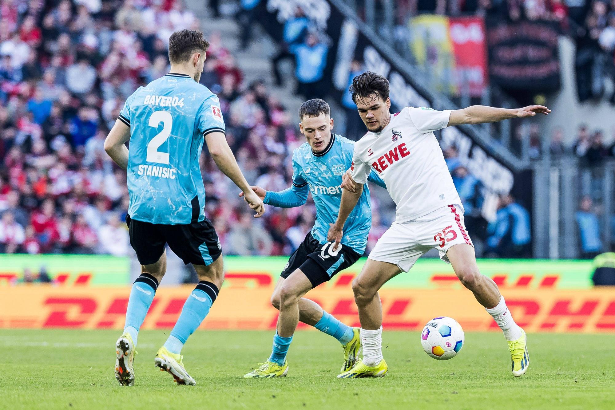 Max Finkgräfe im Duell mit Flo Wirtz.