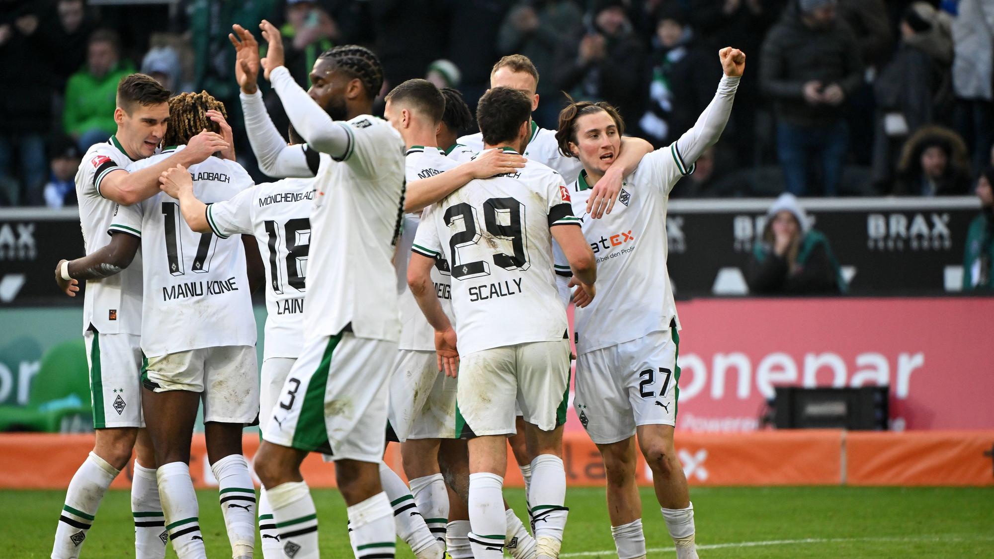 Borussia-Spieler beim Torjubel.