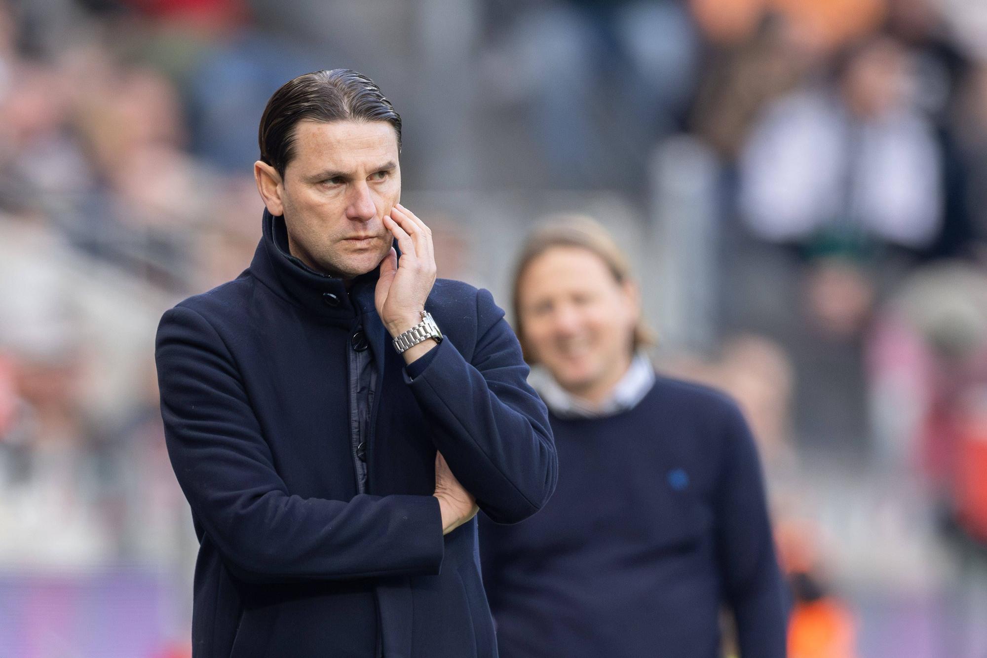 Gerardo Seoane am Spielfeldrand.