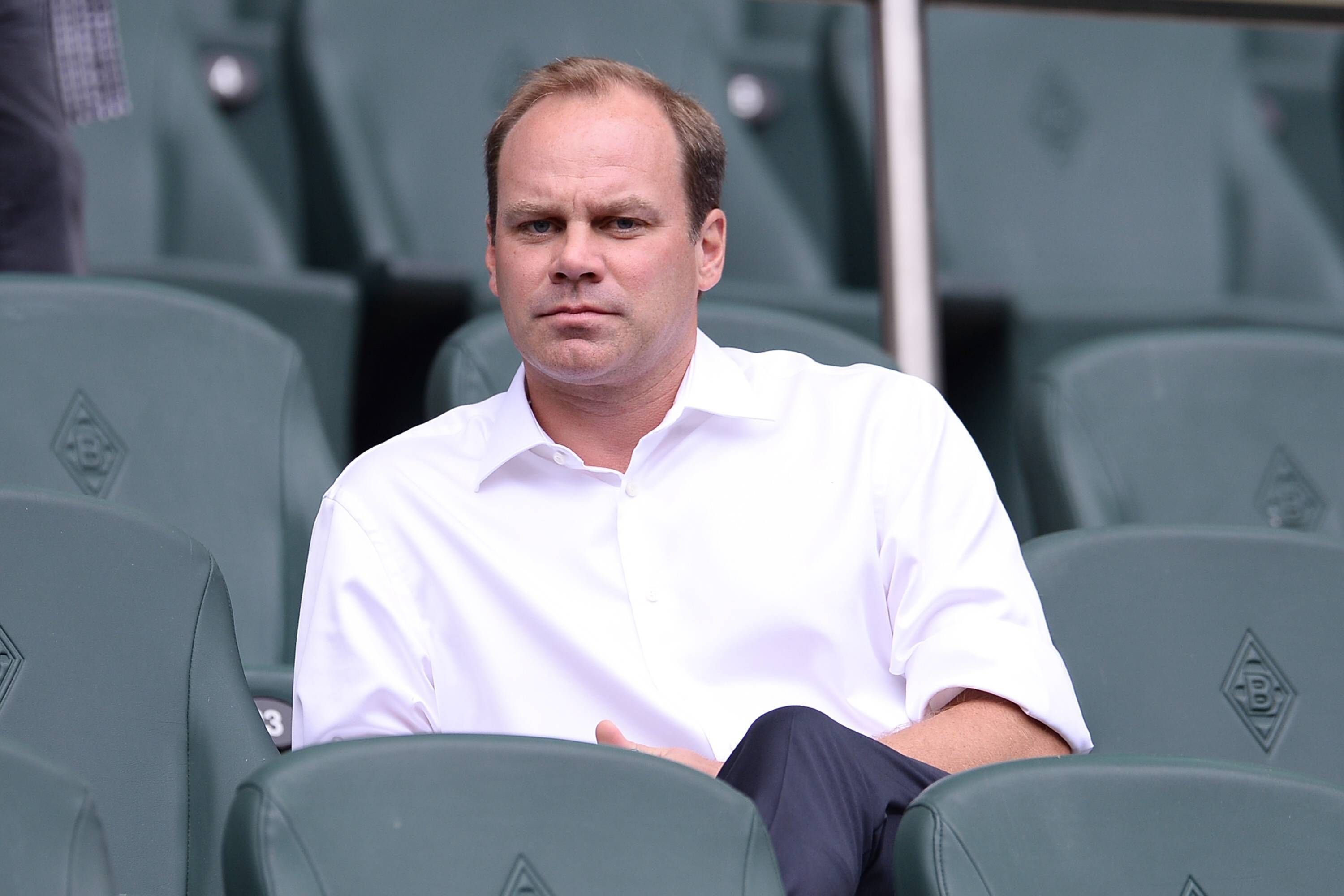 Christian Nerlinger auf der Tribüne im Borussia-Park.