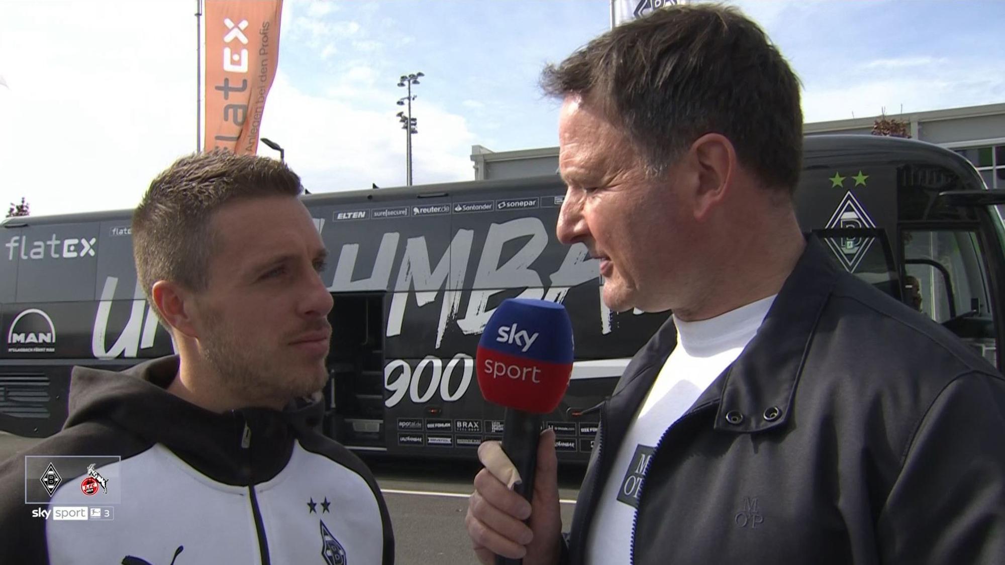 Patrick Herrmann im Sky-Interview auf dem Stadion-Parkplatz vor dem Derby zwischen Borussia Mönchengladbach und dem 1. FC Köln.