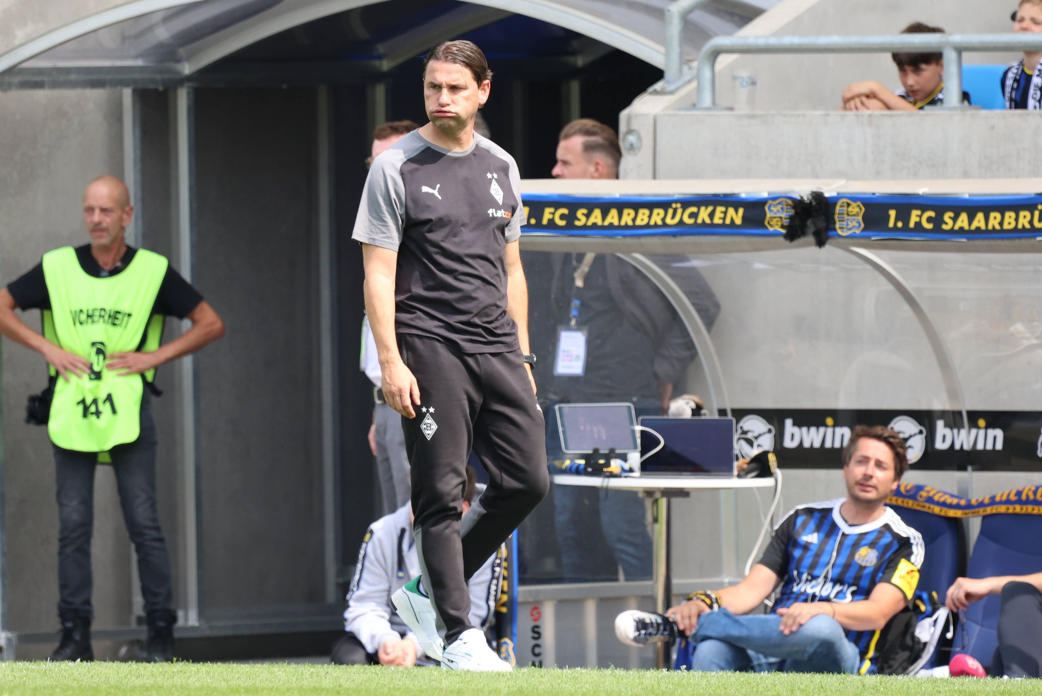 Gerardo Seoane an der Seitenauslinie in Saarbrücken.