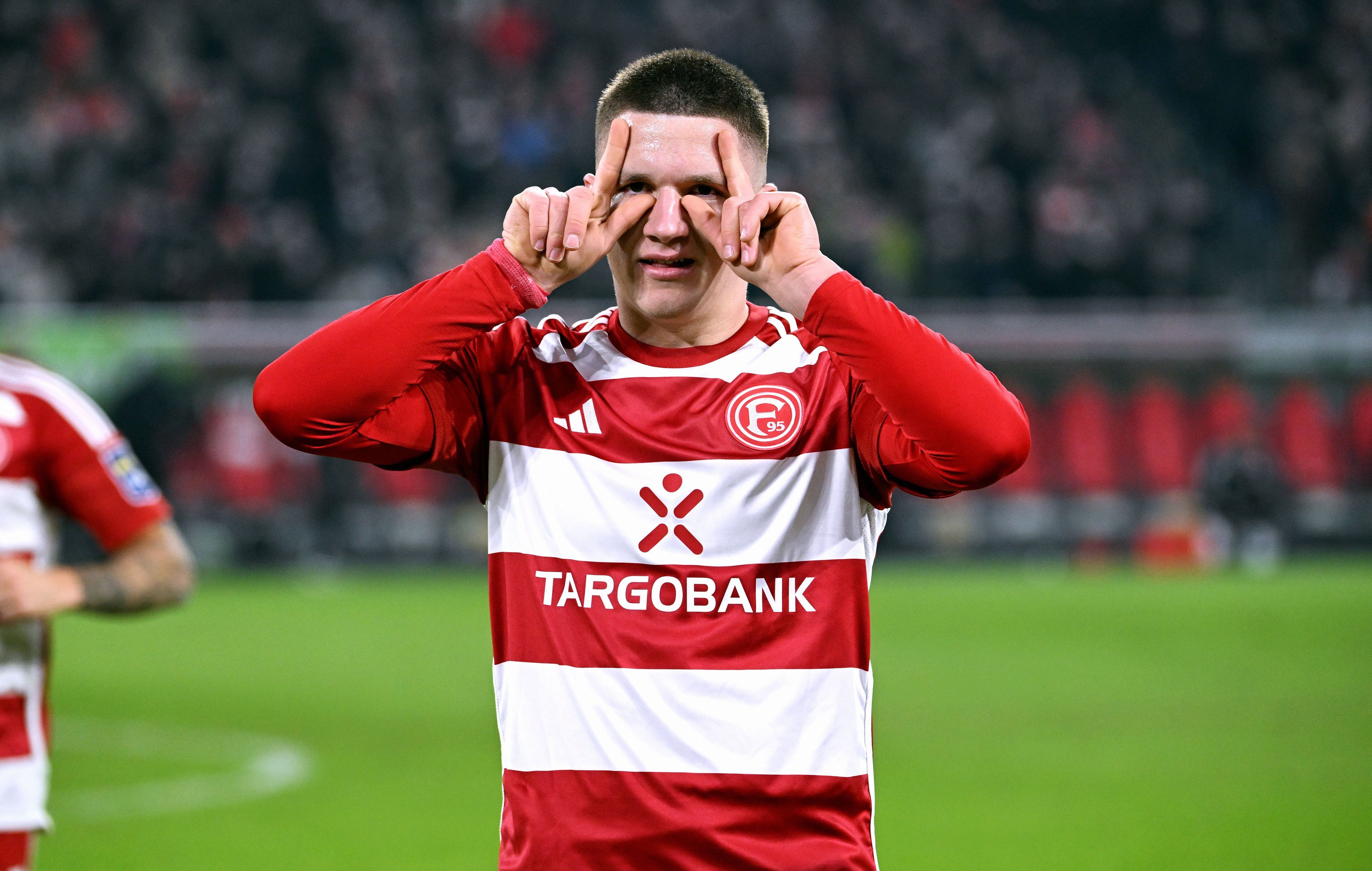 Christos Tzolis beim Torjubel.
