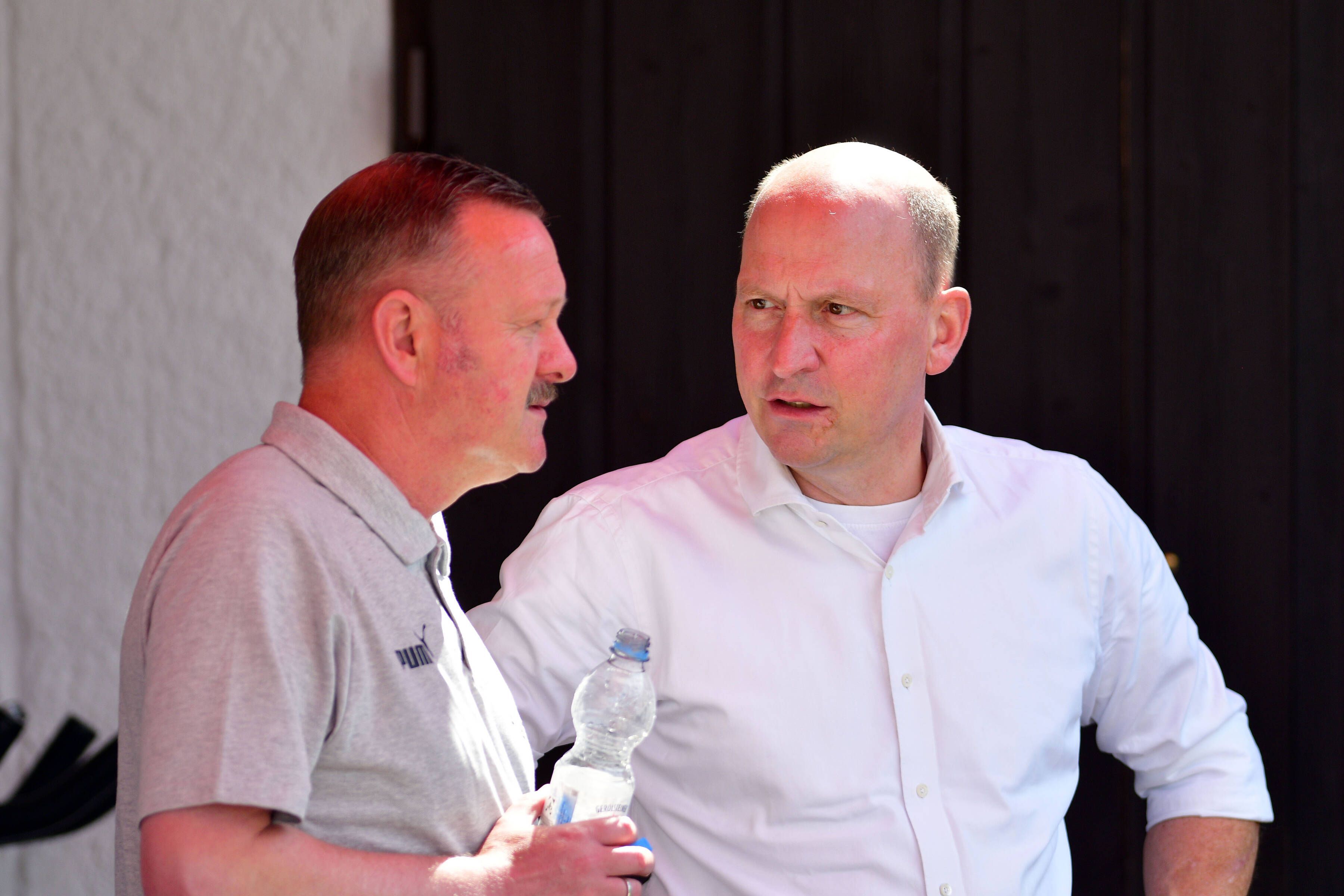 Roland Virkus (l.) im Gespräch mit Stephan Schippers.