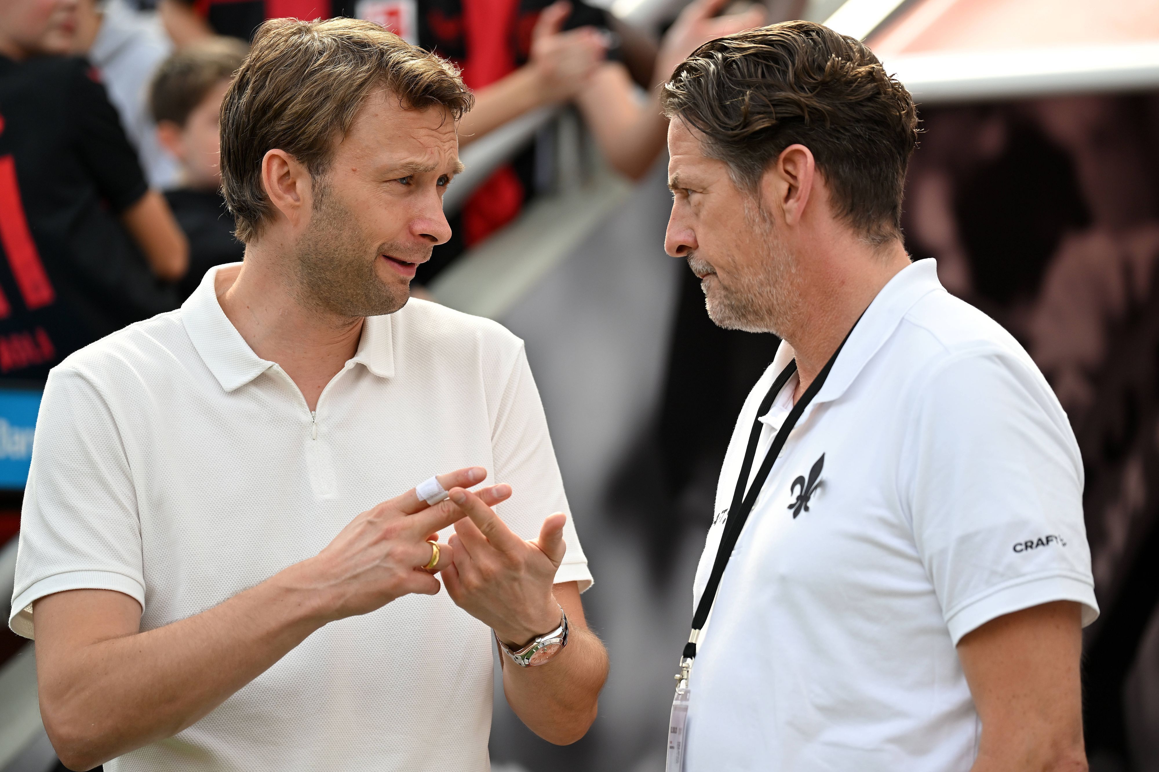 Carsten Wehlmann im Gespräch mit Simon Rolfes.