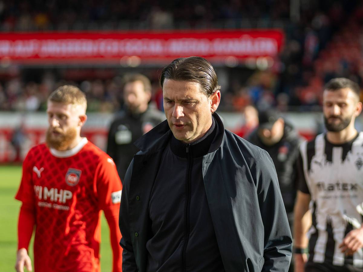 Gerardo Seoane auf dem Weg in die Kabine.