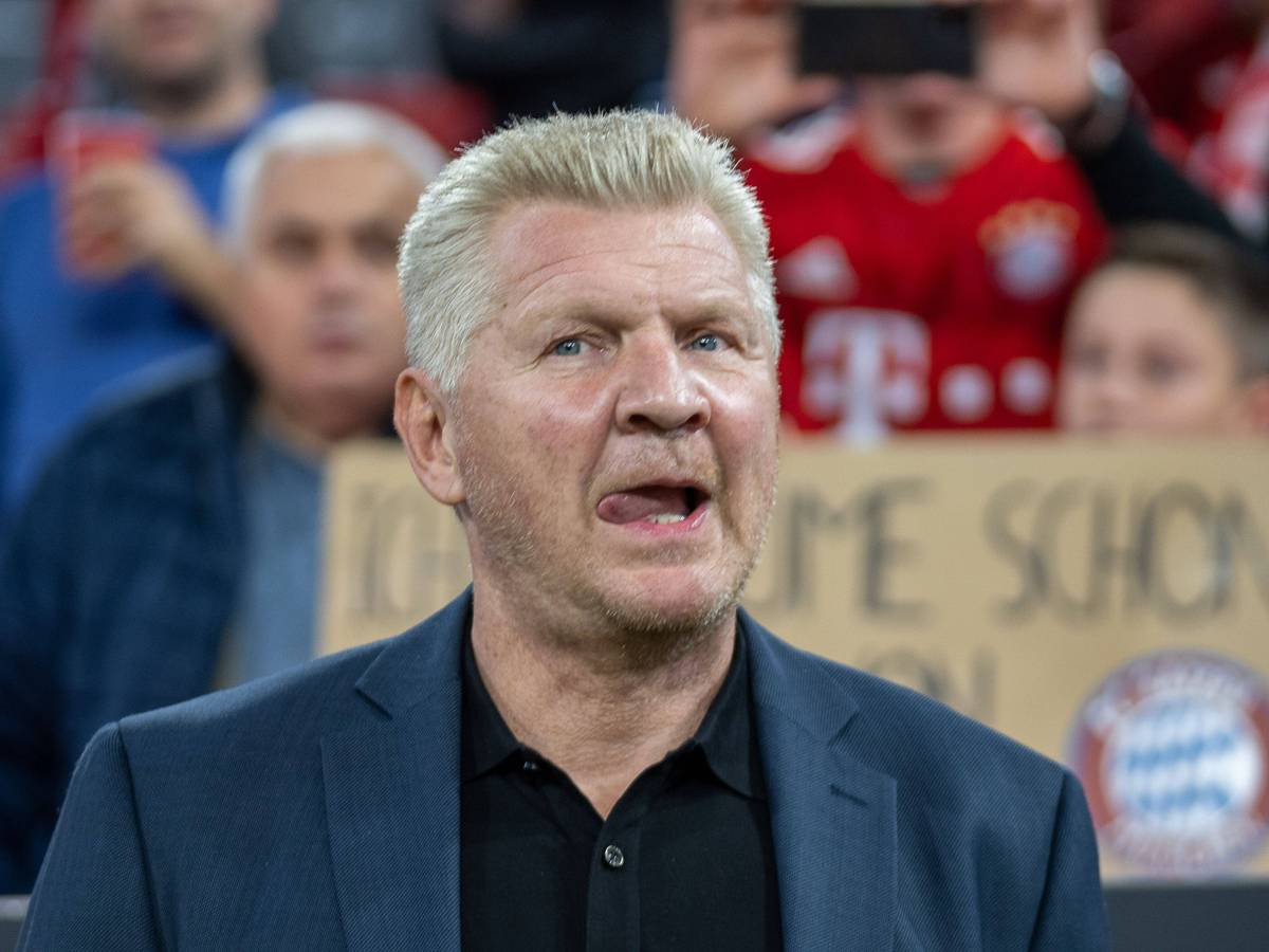 Stefan Effenberg schnalzt mit der Zunge.