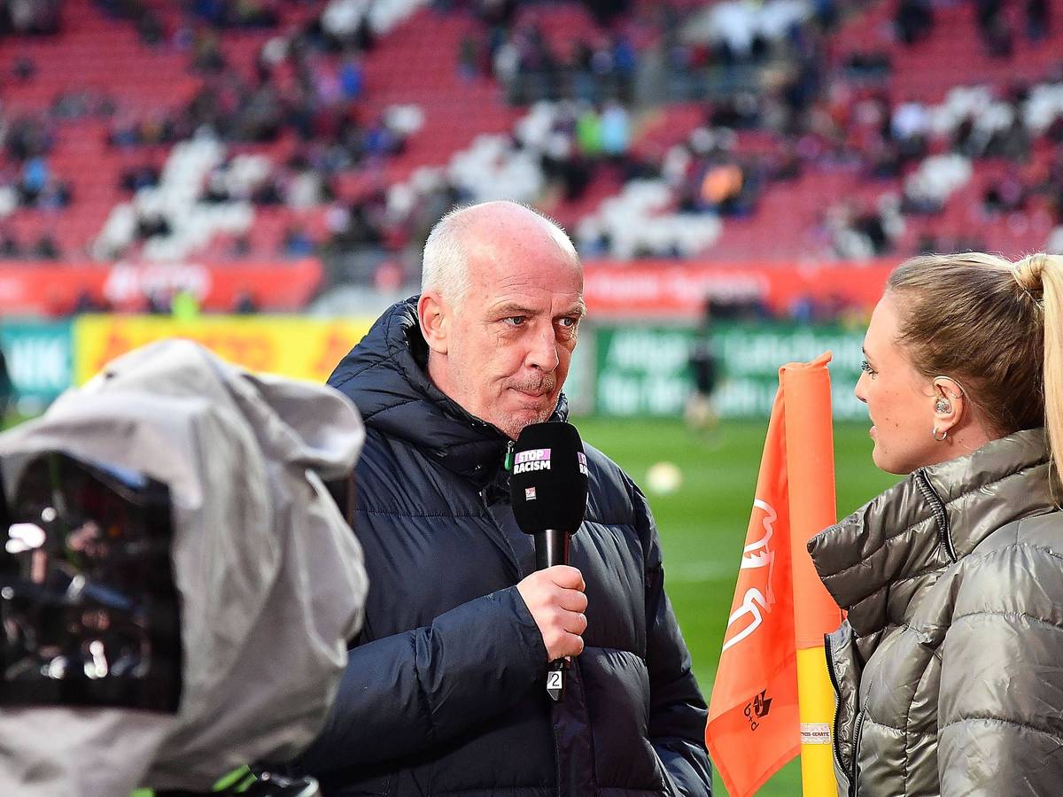 Sport 1-Experte Mario Basler am Mikrofon.
