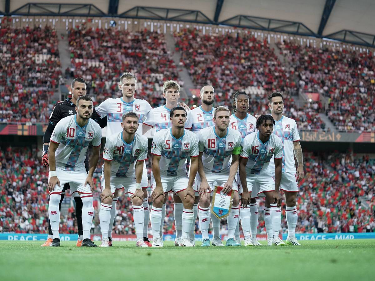 Mannschaftsfoto der luxemburgischen Nationalmannschaft.