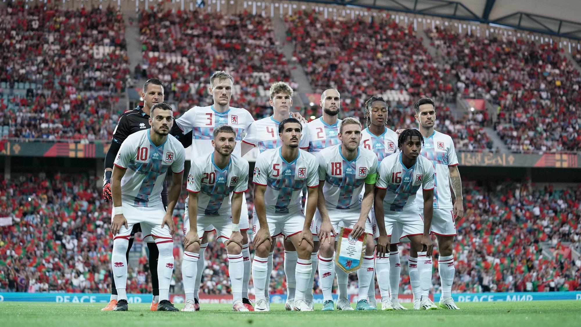 Mannschaftsfoto der luxemburgischen Nationalmannschaft.