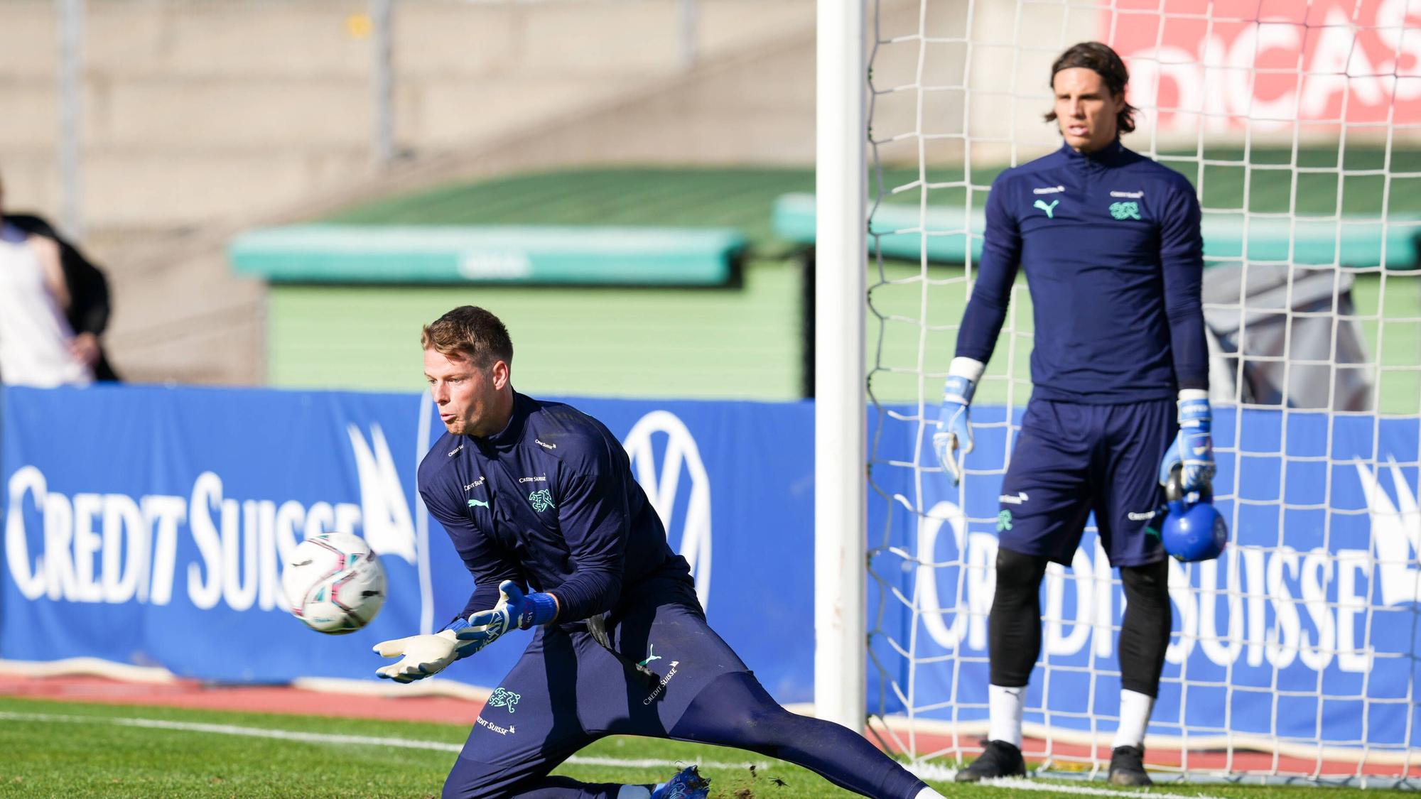 Jonas Omlin und Yann Sommer während des Torwarttrainings.