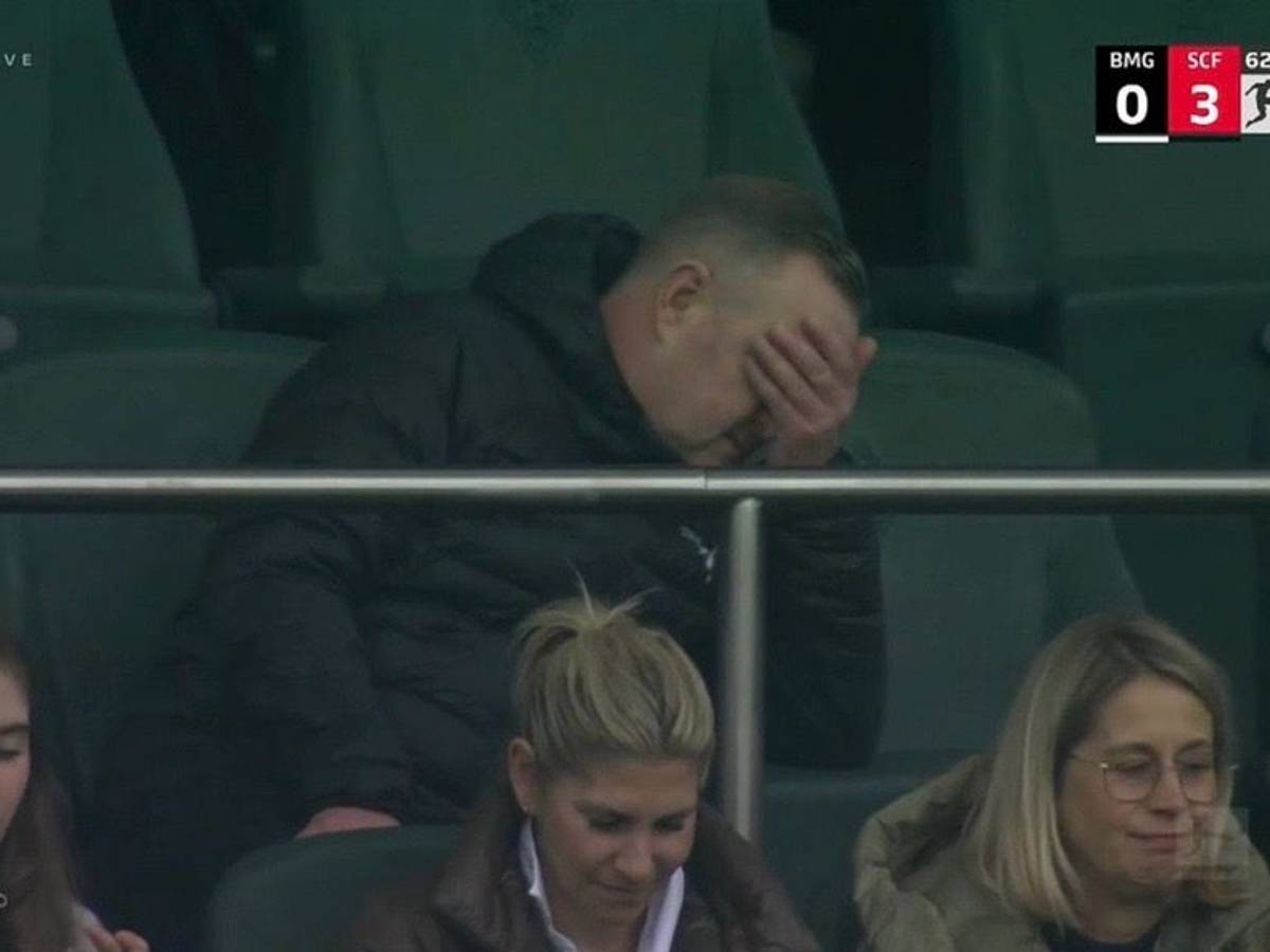 Roland Virkus fasst sich an den Kopf.