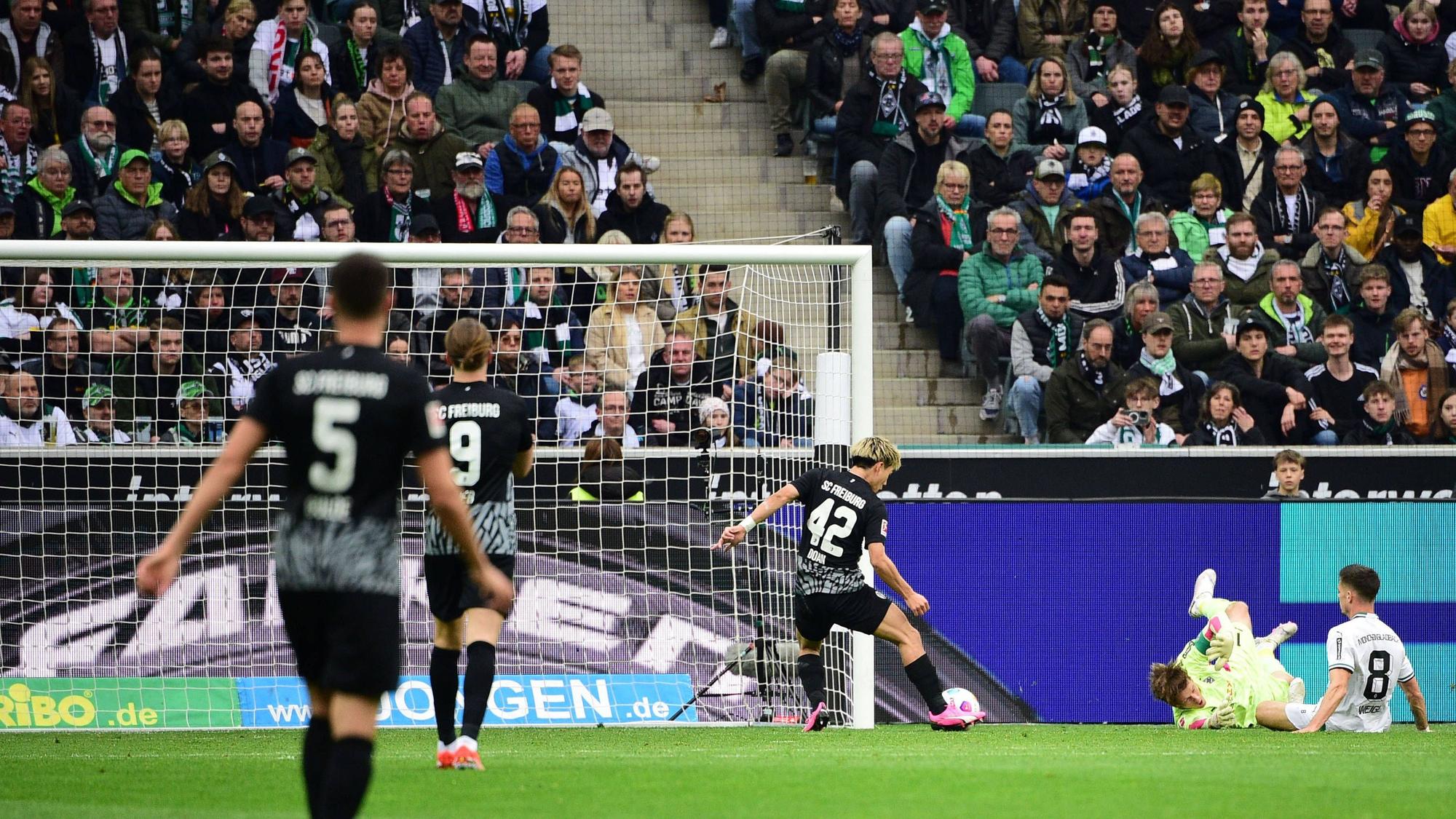 Ritsu Doan trifft für den SC Freiburg.