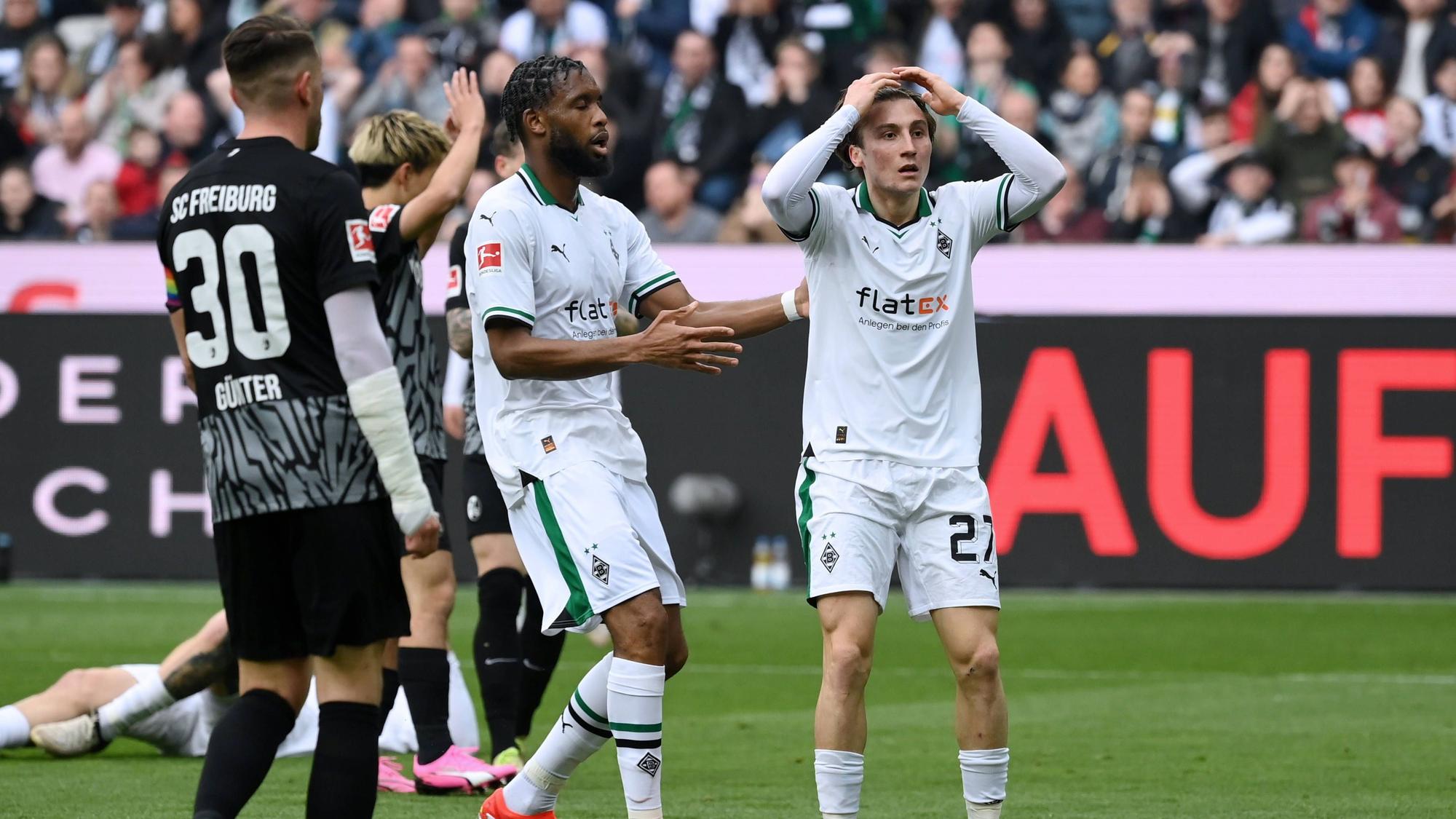 Rocco Reitz fasst sich an den Kopf.