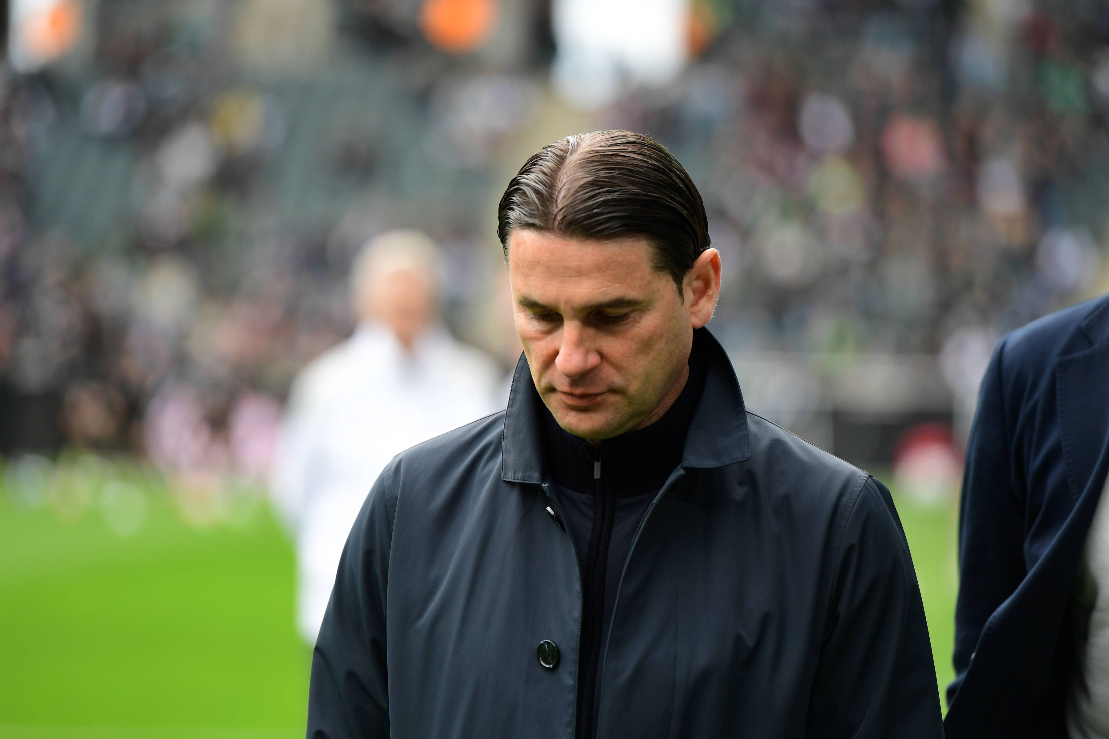 Gerardo Seoane am Spielfeldrand.