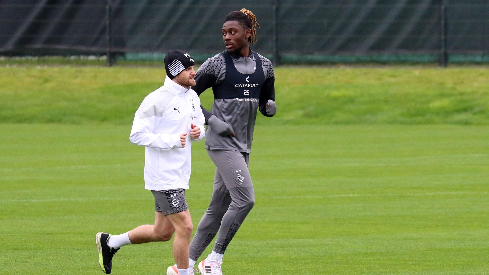 Manu Koné trainiert.