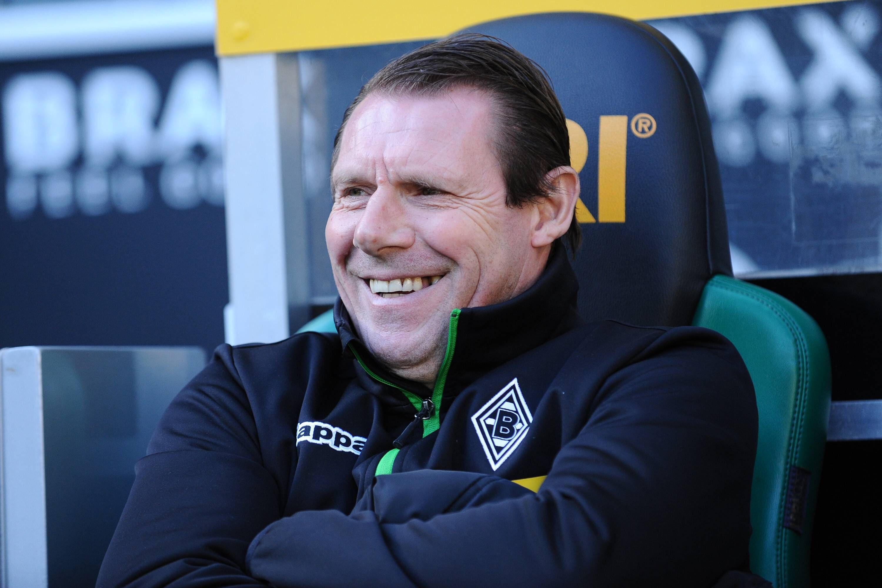 Sven Demandt sitzt auf der Borussia-Bank.