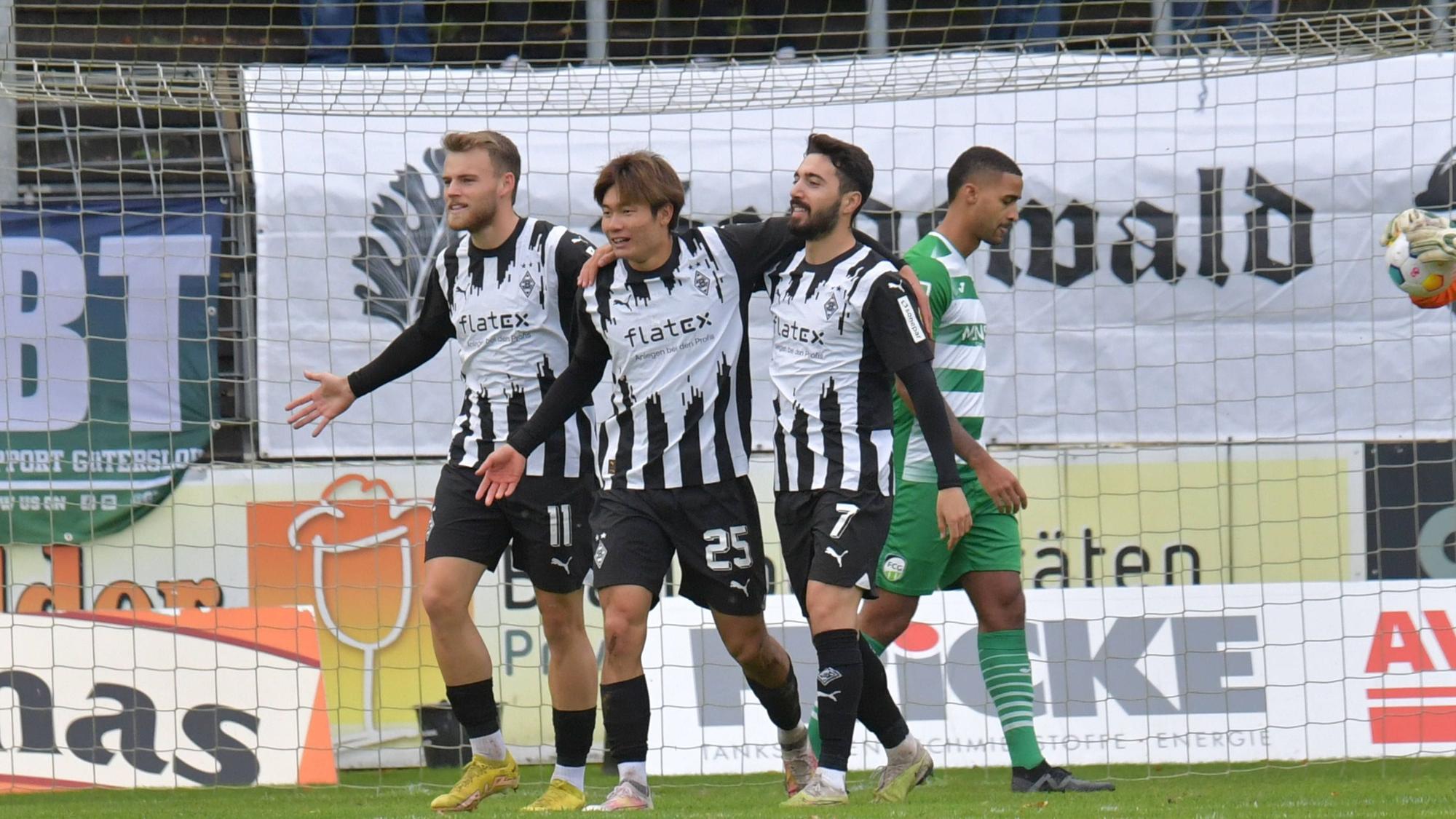 Spieler der U23 von Borussia Mönchengladbach nach einem Treffer.
