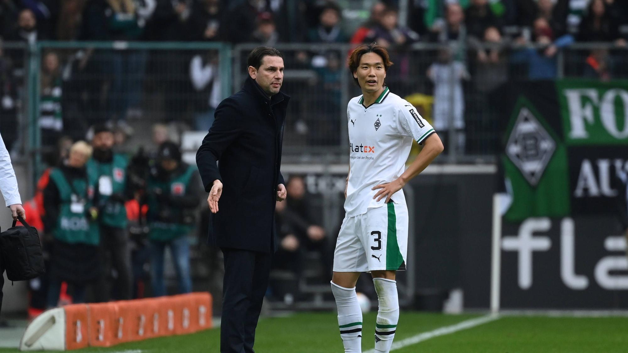 Gerardo Seoane und Ko Itakura im Austausch.