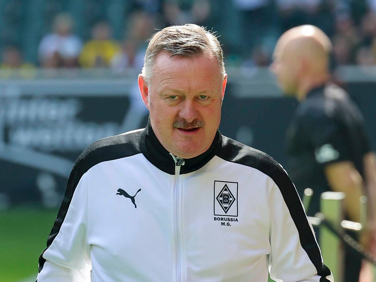Sport-Chef von Borussia Mönchengladbach mit lüsternem Blick.