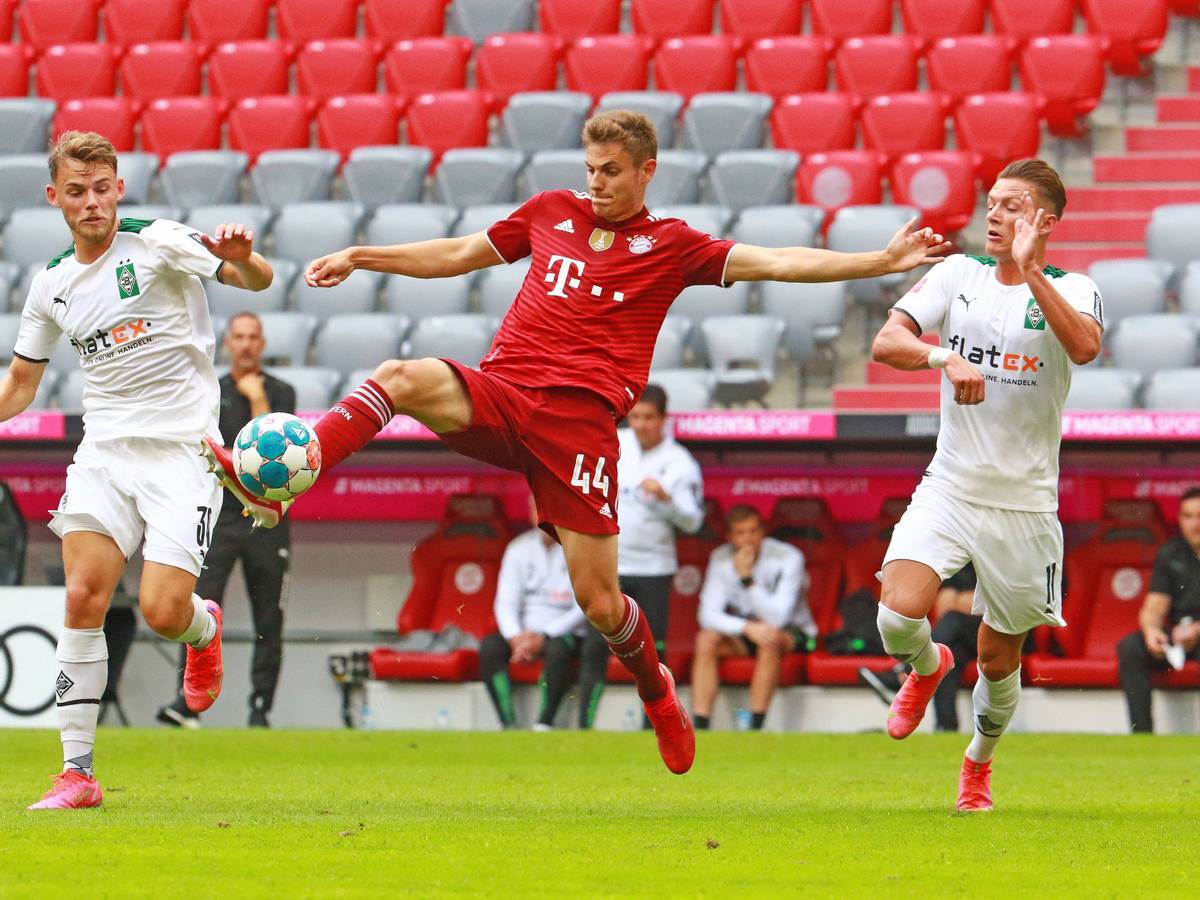 Spieler von Borussia Mönchengladbach in einem Testspiel gegen den FC Bayern München.