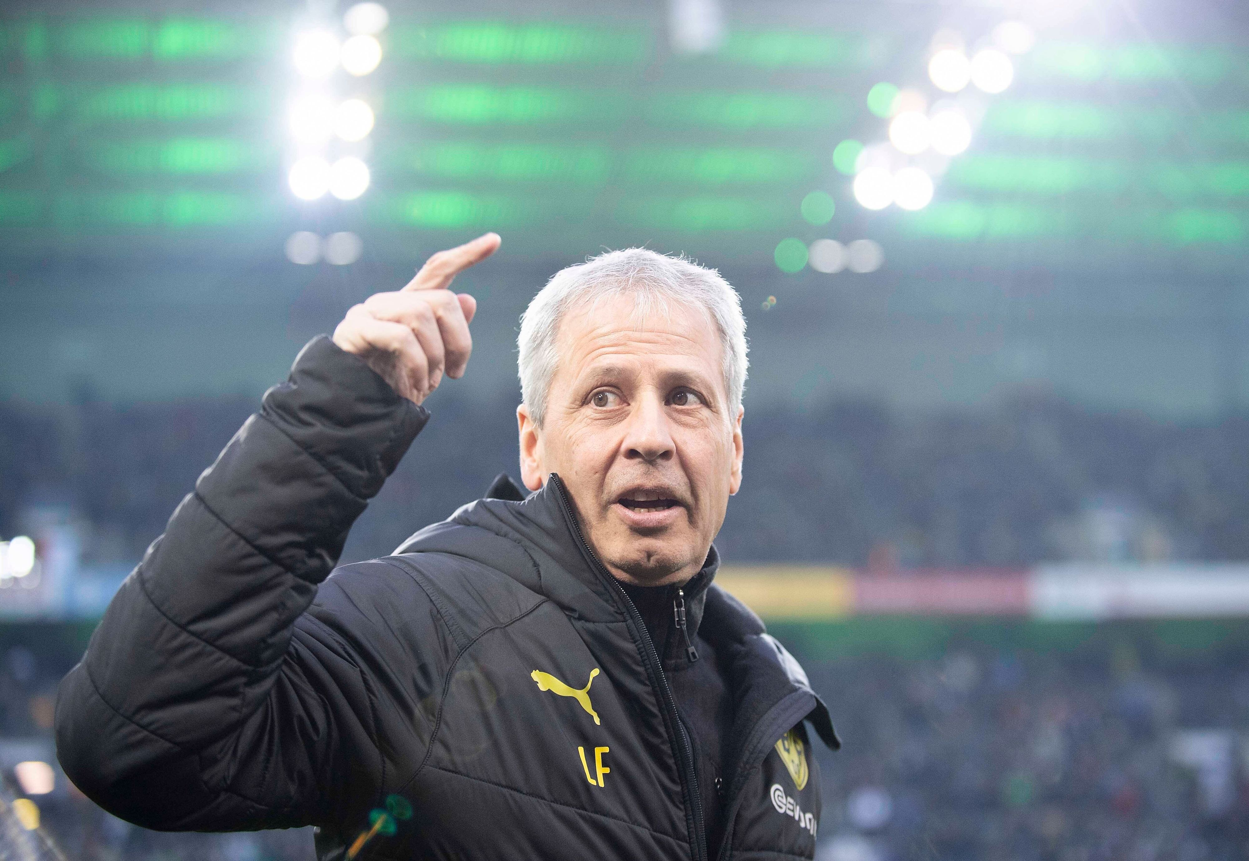 Lucien Favre am Spielfeldrand im Borussia-Park.