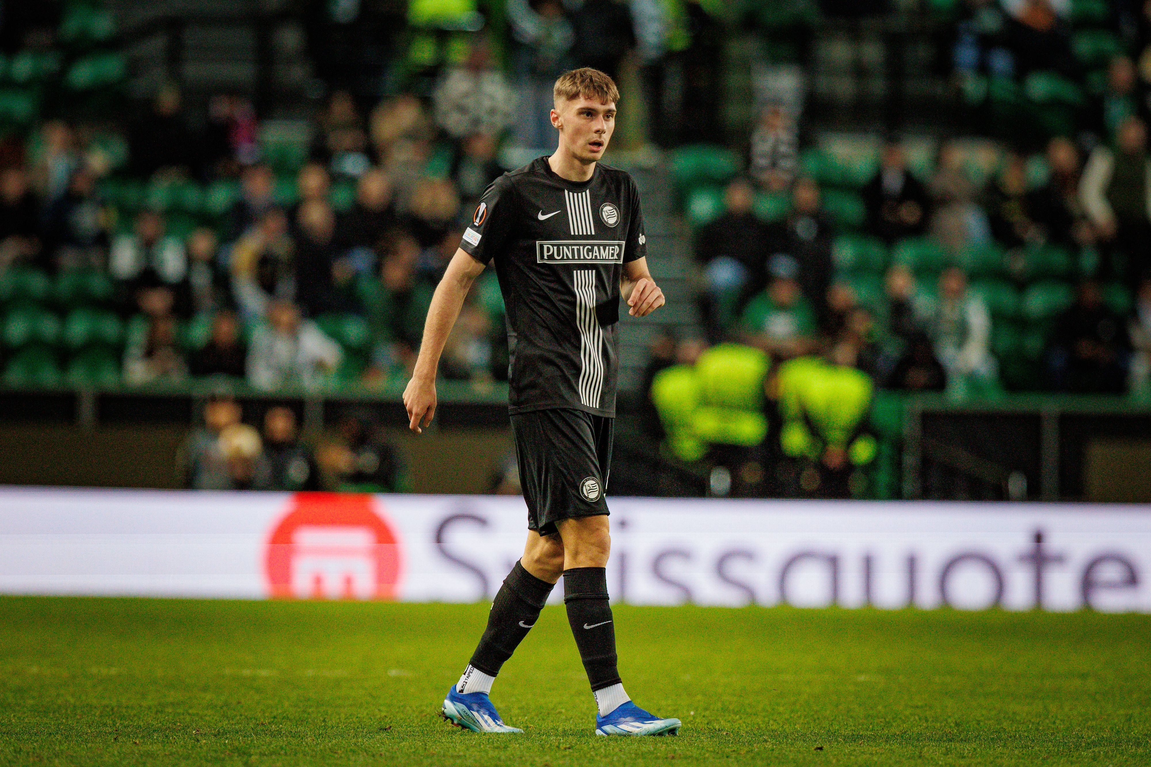 Szymon Wlodarczyk im Trikot von Sturm Graz.