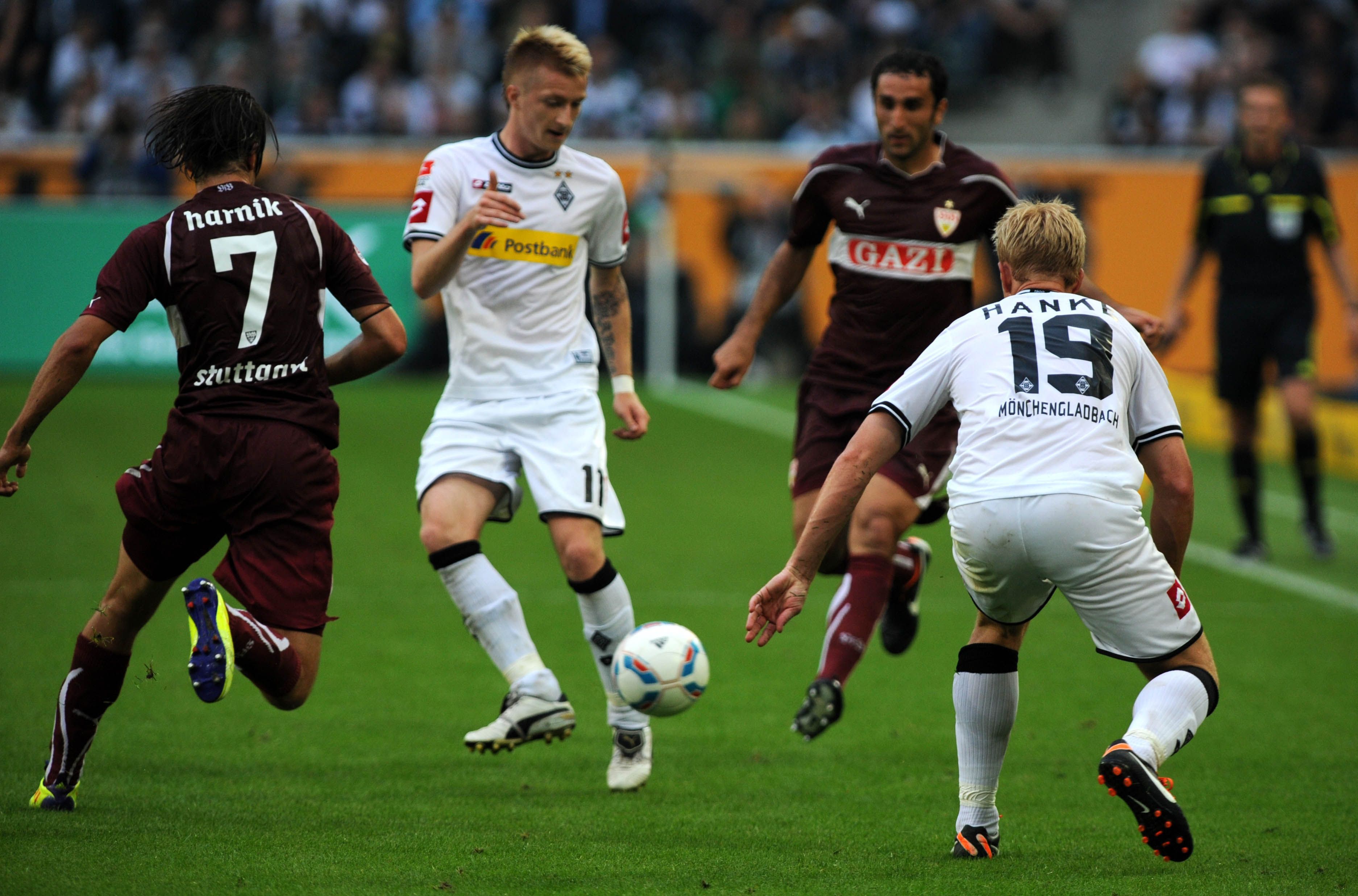 Marco Reus am Ball für Borussia Mönchengladbach gegen Stuttgart.