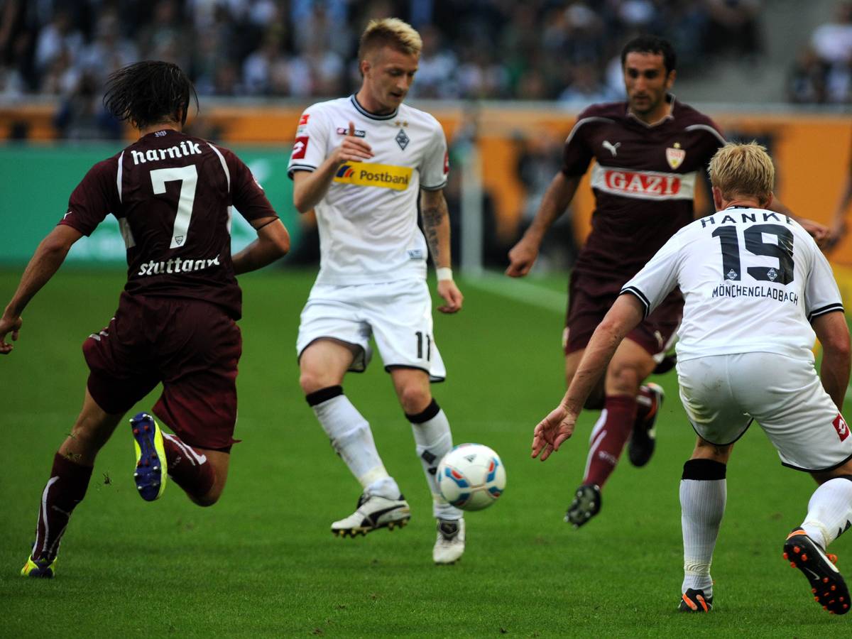 Marco Reus am Ball für Borussia Mönchengladbach gegen Stuttgart.