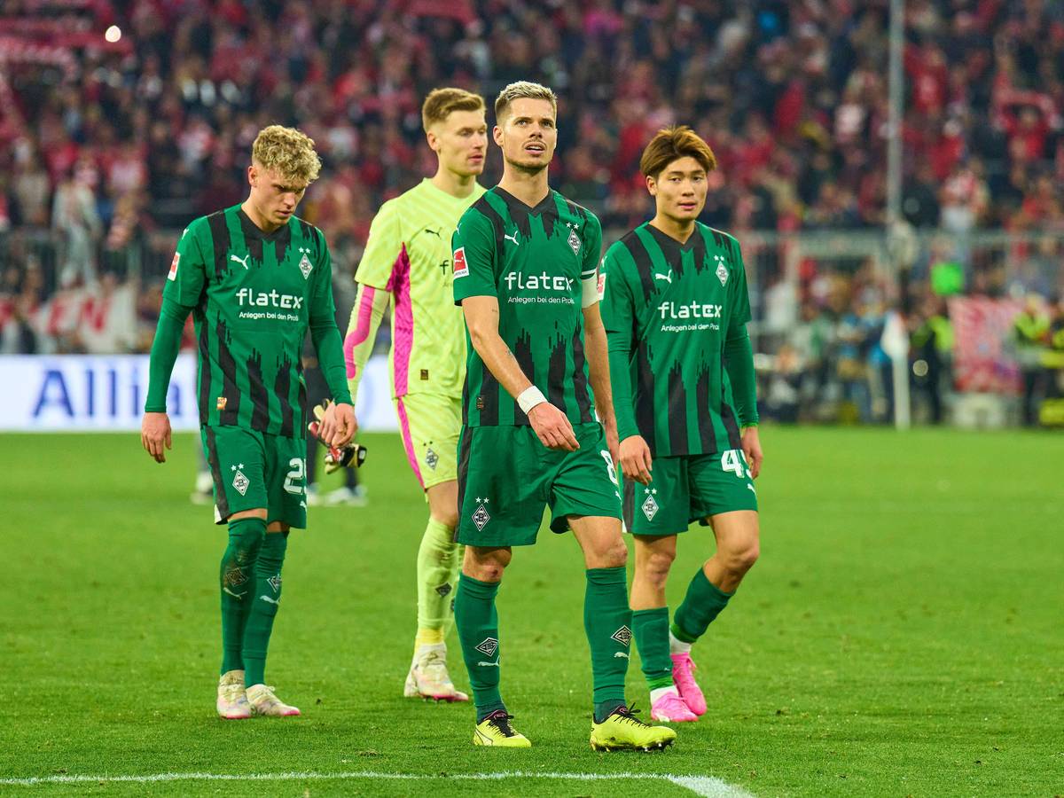 Robin Hack, Moritz Nicolas, Julian Weigl und Shio Fukuda im Gladbach-Trikot.