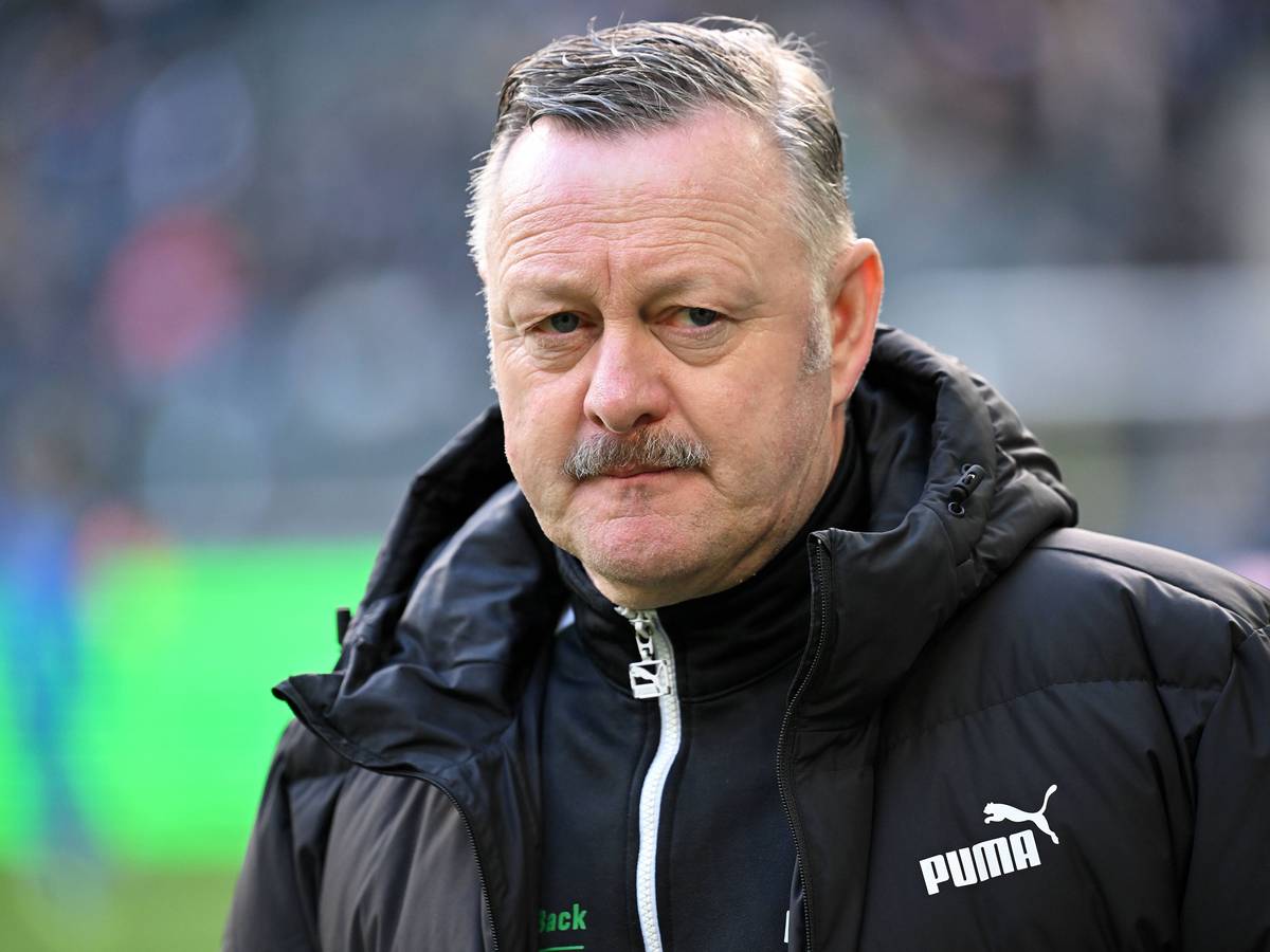 Roland Virkus mit ernstem Blick.