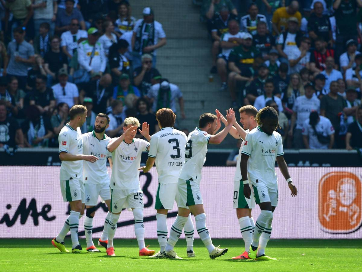Borussia-Spieler beim Torjubel.
