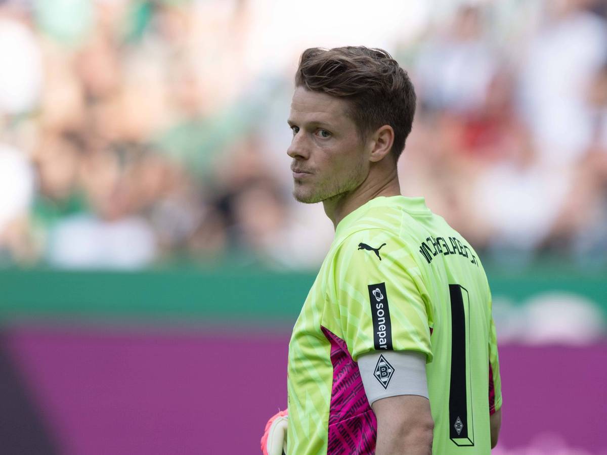 Jonas Omlin, Mannschaftskapitän von Borussia Mönchengladbach, während einer Partie im Borussia-Park.
