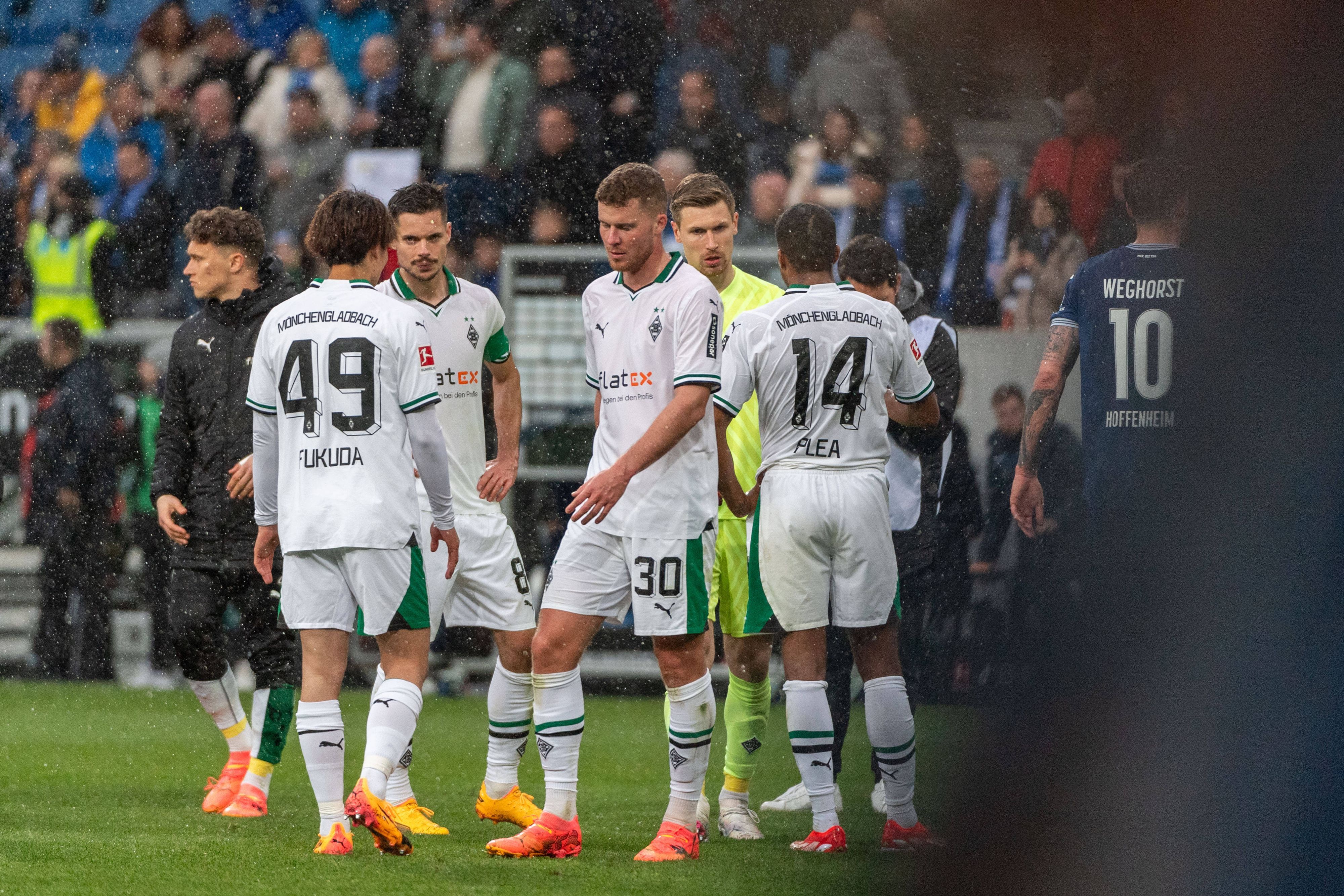 Spieler von Borussia Mönchengladbach sind frustriert.
