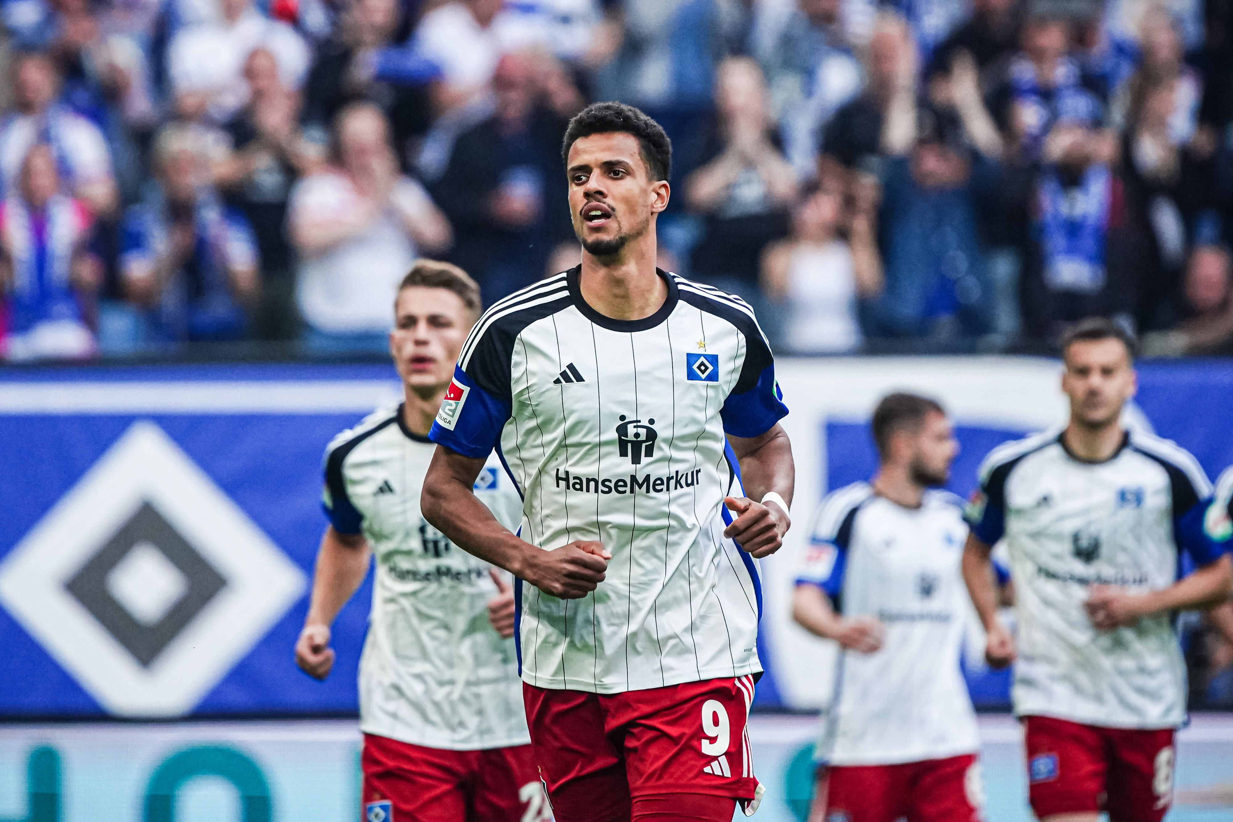 Robert Glatzel im Trikot des HSV.