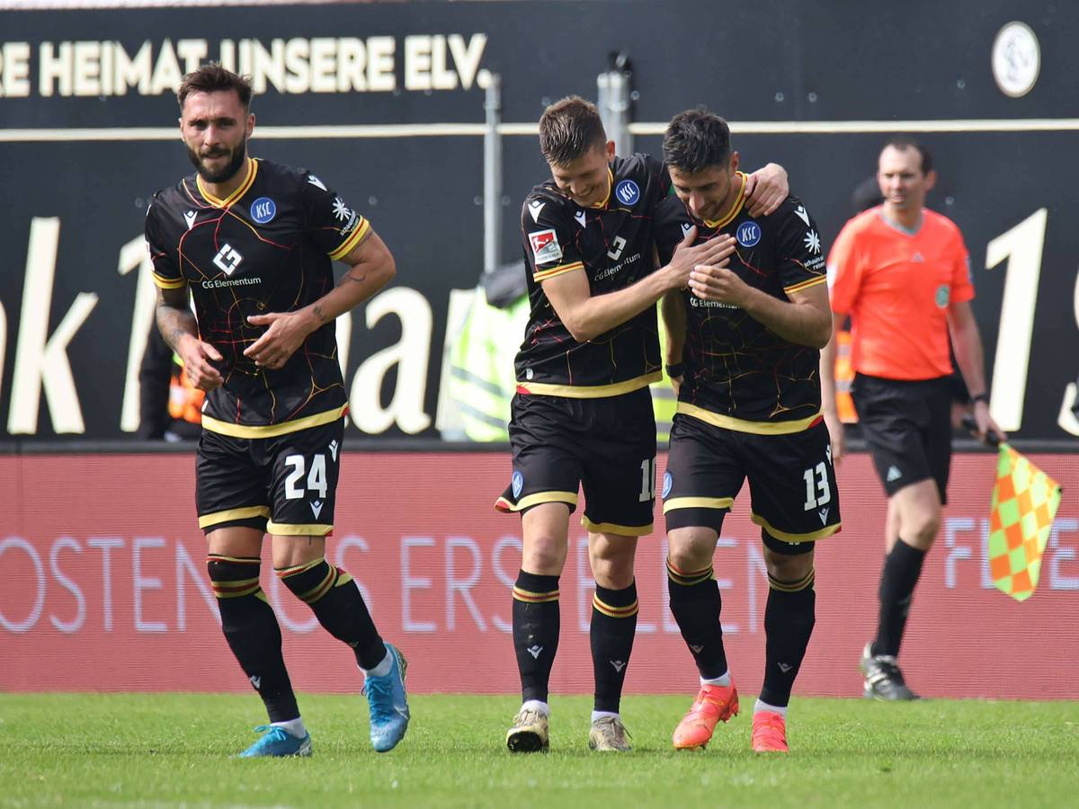 Lars Stindl bejubelt Treffer für den Karlsruher SC.