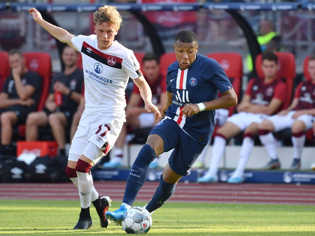 Robin Hack und Kylian Mbappé