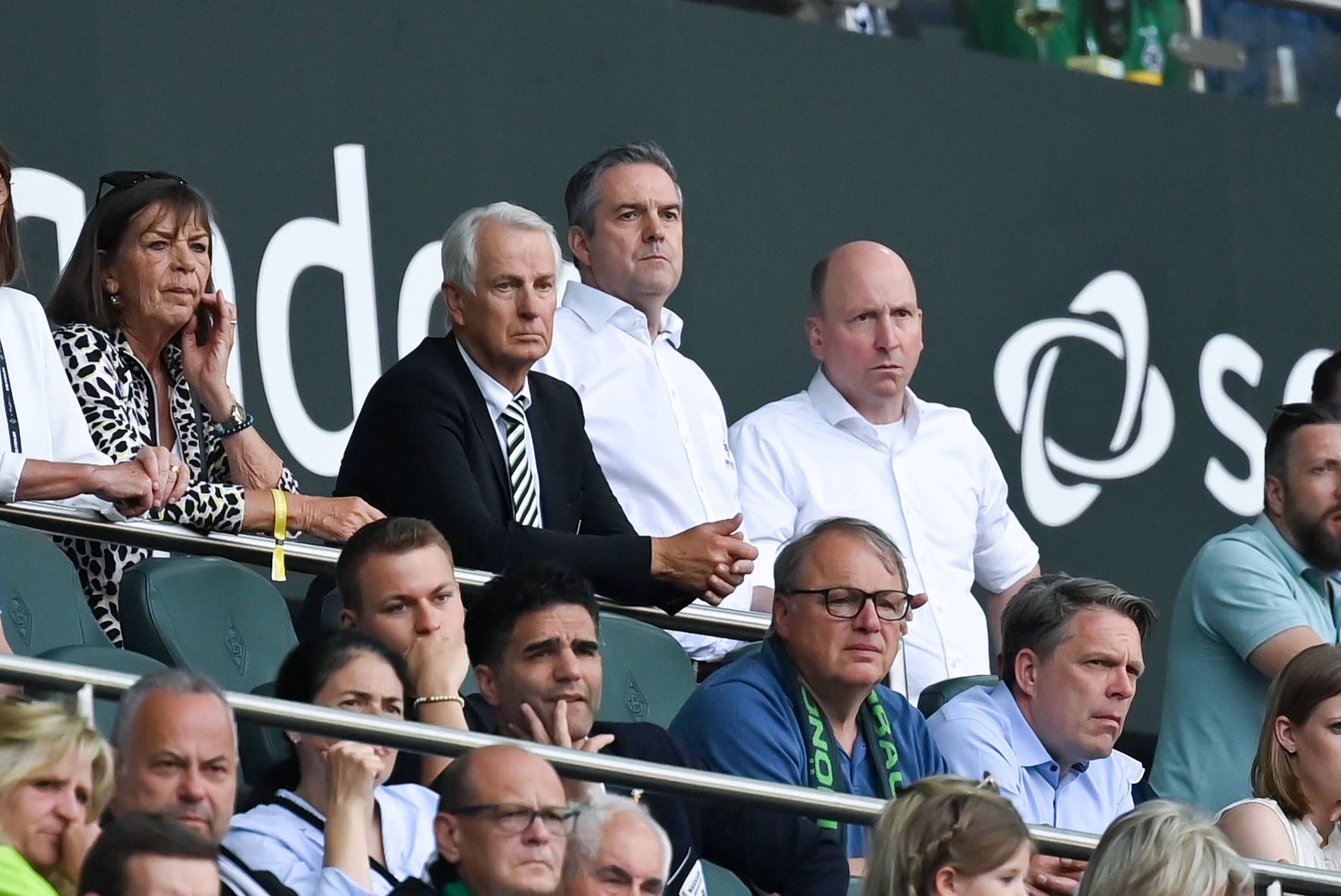 Die Chef-Etage von Borussia Mönchengladbach während eines Spiels im Borussia-Park.