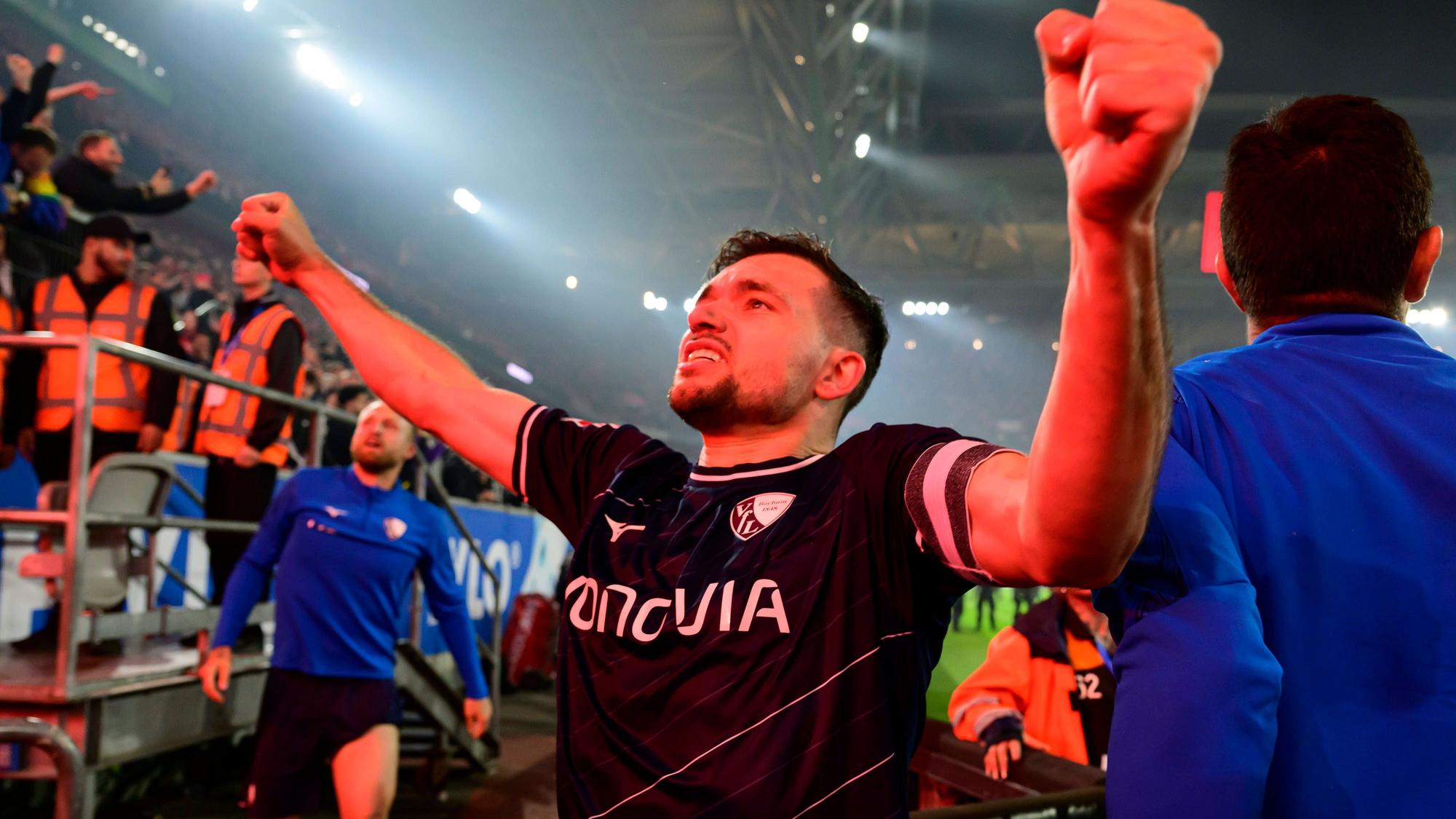 Neuzugang Kevin Stöger nach dem erfolgreichen Relegationsspiel des VfL Bochum.