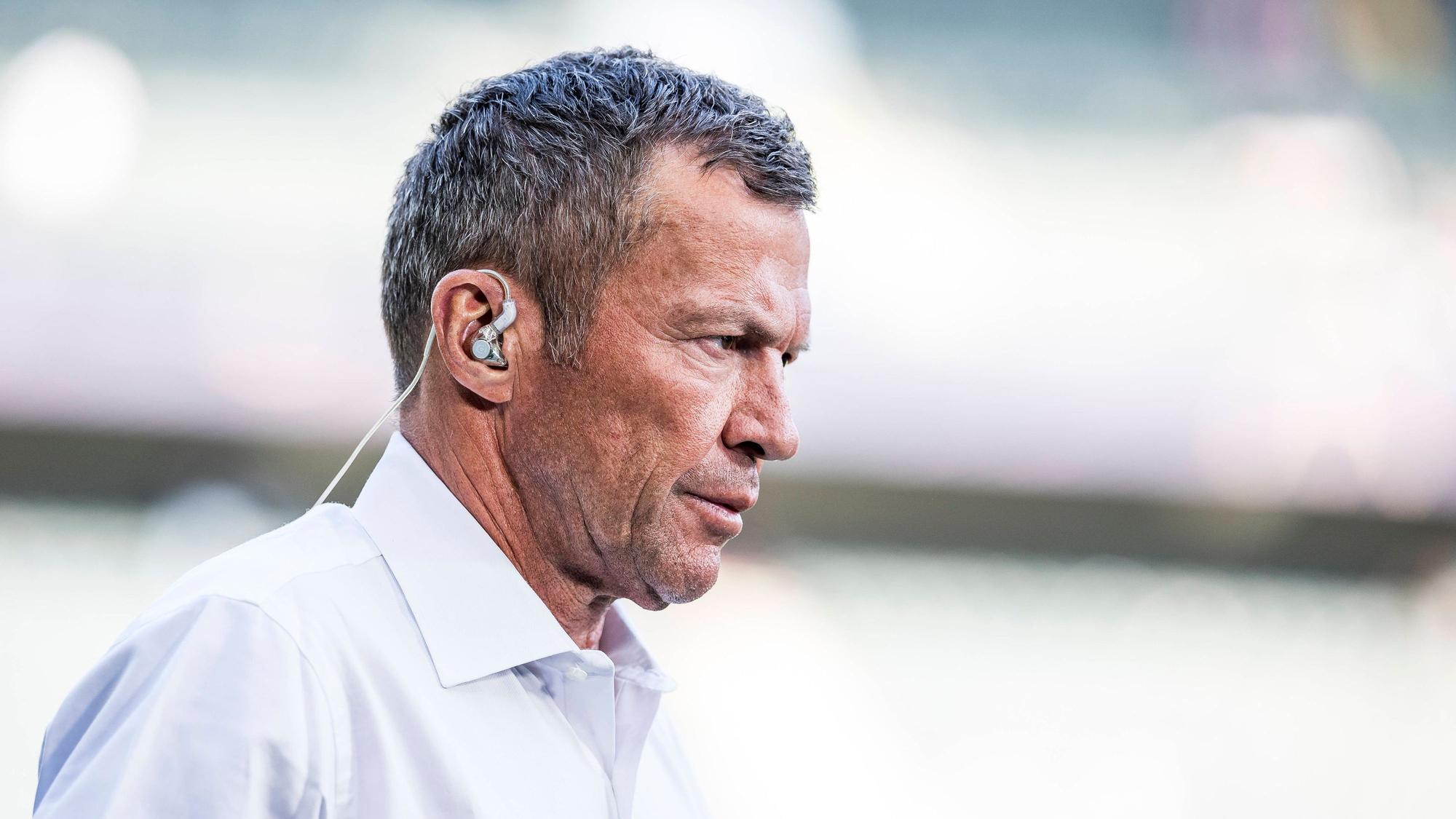 Lothar Matthäus als Experte vor einem Länderspiel.